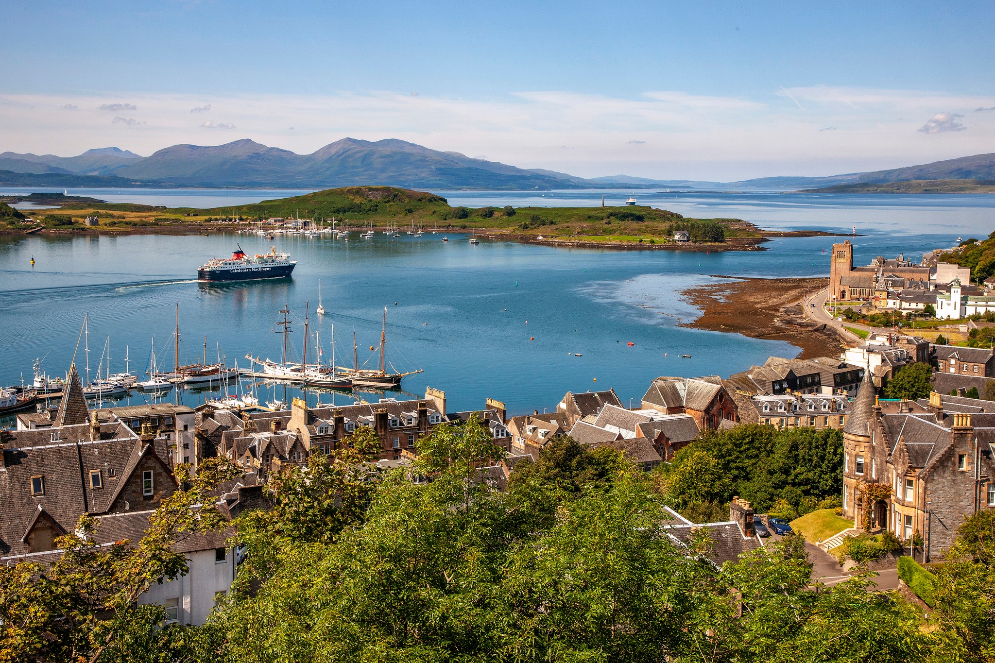 🌊 Don’t just pass through Oban
A lot of people think of Oban as the place you pass through on the way to the islands.
And yes, the ferries are part of the magic.
But Oban is worth slowing down for.
A morning walk by the harbour.
Seafood with a view.
A climb up to McCaig’s Tower.
Coffee before the ferry.
Rain clouds clearing over the bay.
A chat with a local over a pint.
We’re proud of our wee town, and we always encourage guests to make the most of it - with local recommendations shared before they arrive, so they know where to eat, where to wander and what not to miss.
Time and again, guests tell us they’re pleased they stayed longer, and more than a few already leave talking about their next visit.
Oban isn’t just a stopover. It’s a place to stay, settle in and explore from.
📍Planning a trip to Oban? Find your perfect base at link in our bio.
#ObanHolidayLets #VisitOban #Oban #WestCoastScotland #ScottishStaycation