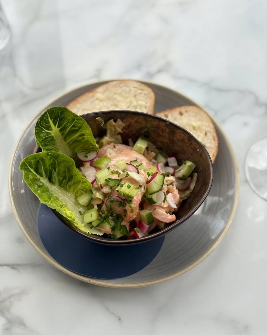 Sundays don’t always have to mean a roast...
Our Prawn Cocktail starter is the perfect Sunday pick if you’re after something light, fresh, and delicious.
Whether it’s drinks and nibbles or a laid-back lunch, we’ve got your Sunday sorted.
#surreyrestaurant #prawncocktail #summer #sundayroast