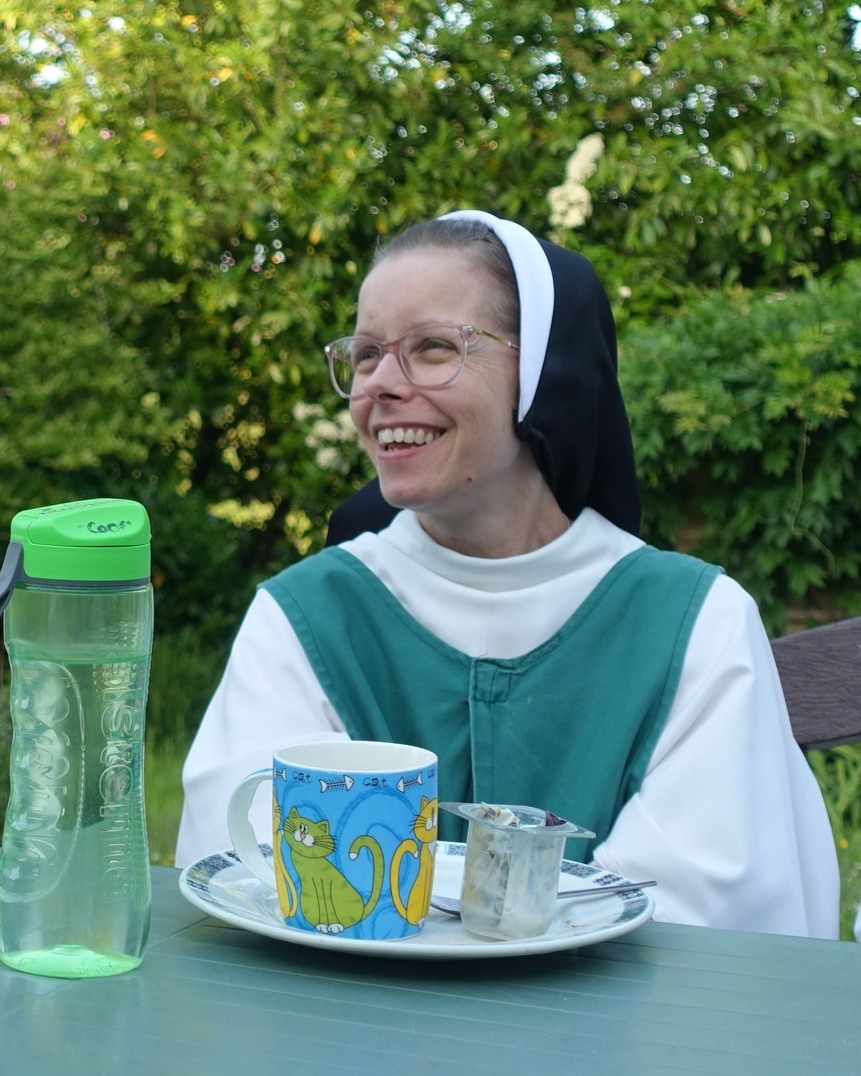 Summer has come early to the Priory this week!
#dominicansisters #englishsummer #community #joy