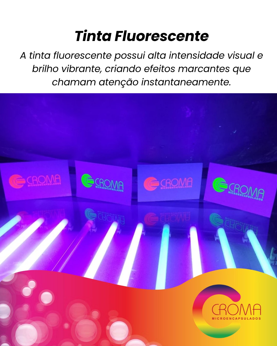 ✨ Cores que parecem ganhar vida. 🌈✨
A tinta fluorescente possui alta intensidade visual e brilho vibrante, criando efeitos marcantes que chamam atenção instantaneamente.
Sob luz comum, suas cores já se destacam.
Mas é na presença de luz negra que o efeito fluorescente se torna ainda mais impactante, revelando um visual luminoso, moderno e cheio de personalidade. 💡💜
Ideal para:
• Materiais promocionais
• Embalagens criativas
• Eventos e festas
• Comunicação visual
• Brindes e experiências interativas
🎨 Tons vibrantes
⚡ Alto impacto visual
🌑 Efeito incrível sob luz UV
💡 Tecnologia e cor para impressos que não passam despercebidos.