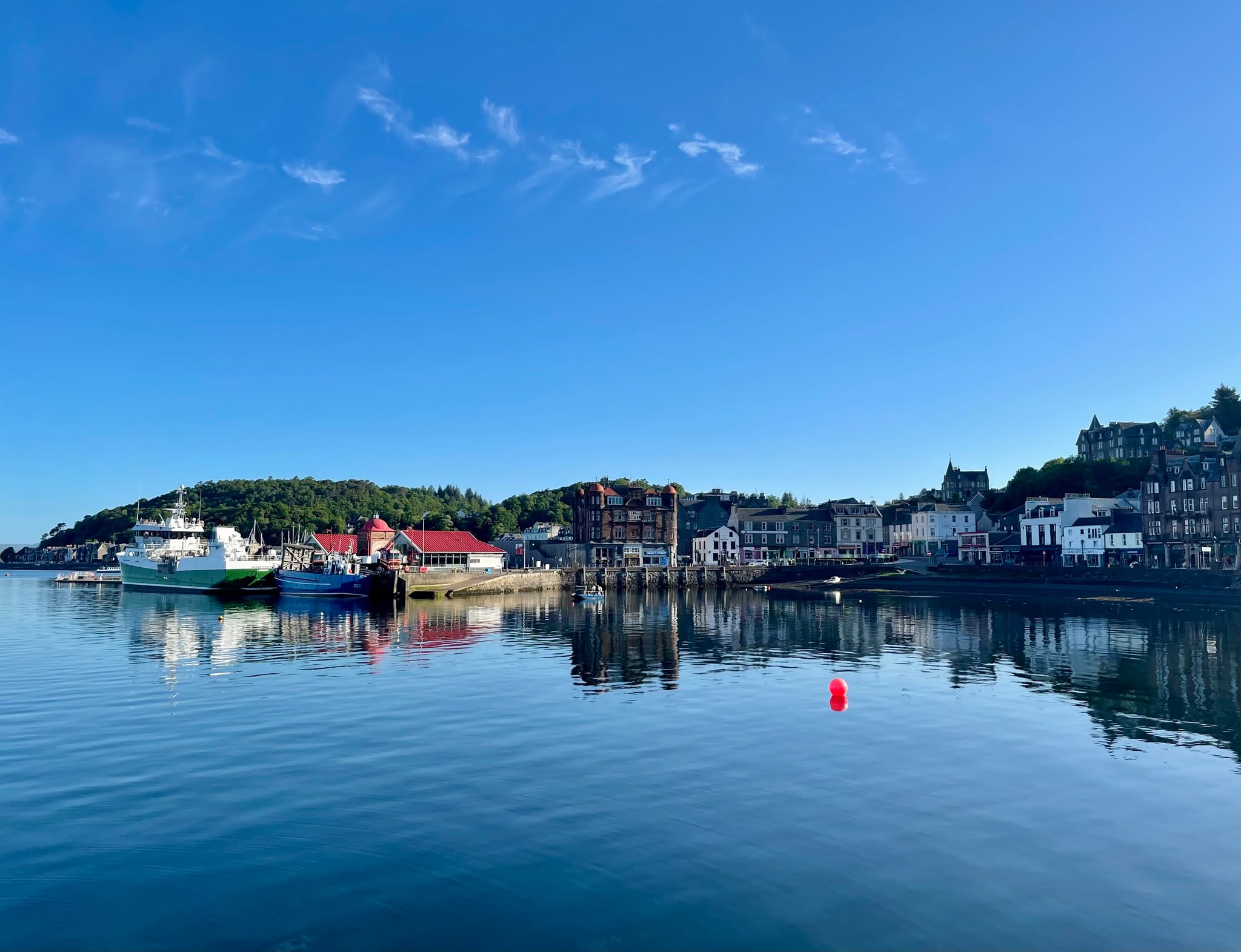 ☀️ Summer in Oban
With the glorious weather we are having, we’re getting excited about summer in Oban.
When the sun shines here, it’s hard to beat.
A walk along the esplanade with an ice cream stop at @thepokeyhat_oban , fish & chips on the pier while the boats come and go across the bay, or a trip out to Wee Ganavan for a quieter beach spot and chance to get your toes in the water.
Simple things, but pretty perfect.
A few tips if you’re visiting this summer:
Bring layers - it’s still the west coast.
Book ahead for restaurants and island trips.
Leave a bit of time just to wander.
Stay close to town if you want to leave the car parked up and avoid the summer traffic.
And if the weather turns? Well… that’s park of the Oban experience too.
📍Planning a trip? Link in bio to browse our stays.
#ObanHolidayLets #VisitOban #Oban #WestCoastScotland #ScottishSummer