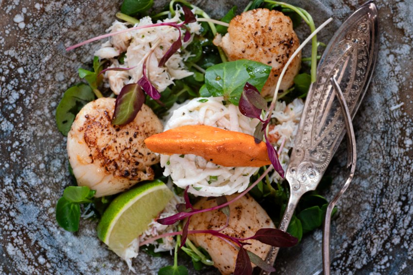 Mike has launched his latest three course menus for summer. Take a look and don't miss out of booking Mike to create the perfect dinner party for you in the comfort of your own home.
#privatechef #cotswoldschef #dinnerparty