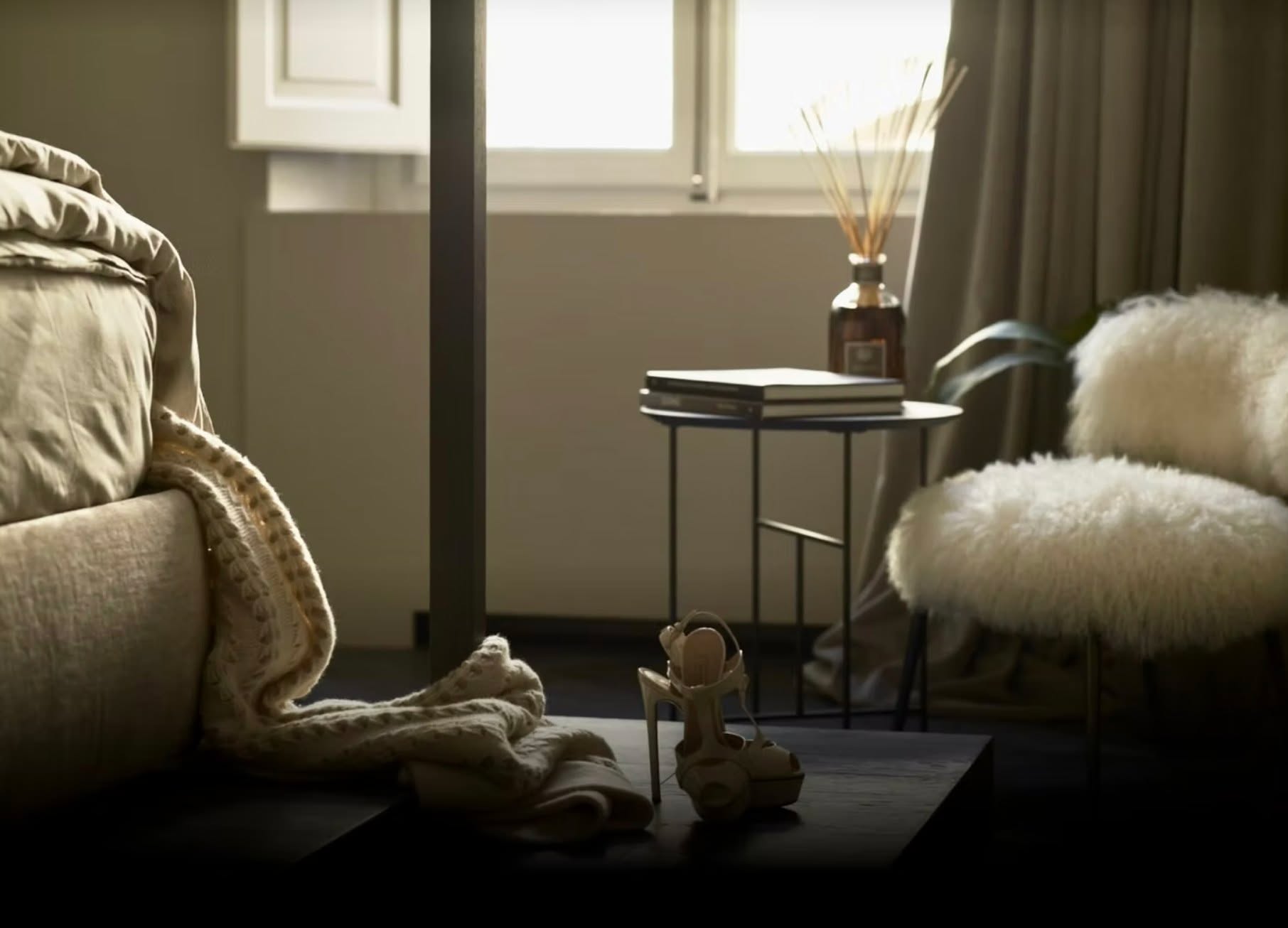 Experiencing ETRA suites embodies the pinnacle of luxury within the hospitality landscape. Guests are enveloped in a breathtaking masterpiece of contemporary architecture and design, meticulously crafted to promote rejuvenation and well-being. This innovative concept redefines luxury, offering suites that deliver visionary experiences, illuminating stunning and functional ideas that create an elegant and tranquil sanctuary, and curated privileged experiences like Art Immersion.
Be part of art. The “Art immersion” experience is something “apart” from all anything guests have had! The art immersion is something “ap-art” from all the other contemporaries, an experience that puts the humans in the spotlight, as a protagonist, in a theatrical setting of immortal works of art. They evoke art as the ultimate challenge, seductive magic and the triumph of humanity, as a medium for enhancing men and women satisfied by beauty. Not long ago all of us were just a spectator, a passive consumer of mass media and art. Today we are all media. As we are all part of the art.
That’s why this approach encourages guests not to just merely watch, but to participate. After all, if you read “ETRA” in reverse, you obtain “ARTE”, art in Italian. Travelers have already been inside a museum. They have already seen numerous works of art surrounded by people. Imagine a closed museum, or, better yet, open privately, an entire museum! That’s what ETRA calls an enticing “Art immersion”.
For details info@dominiquedebay.com or by phone 1-212-752-1416 or WhatsApp 1-917-940-2407 #etracollection #dominiquedebaycollection @etracollection
