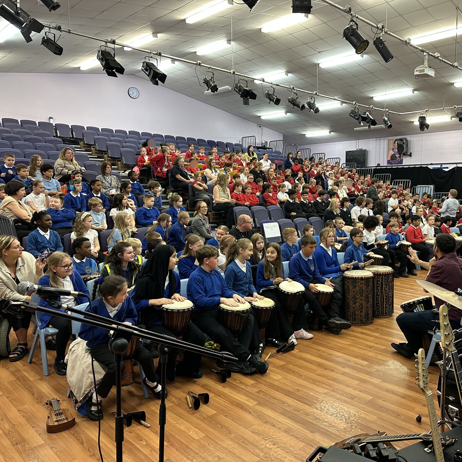 Last Wednesday we held two of our Big Blast performances at Winterhill and Dinnington High schools. It was once again a pleasure to see the hard work of the young people and their teachers pay off as we witnessed their full class instrument performances.
A huge thank you to Winterhill and Dinnington High Schools for hosting these events, and of course to the other participating schools: Anston Brook, Anston Park, Kimberworth Community School, Roughwood Primary School, and Redscope Primary School.
#RotherhamIsWonderful #liveperformance #rotherham #youngpeople #youngperformers #livemusic #music #MusicEducationMatters #fyp #creative #thingstodo #piano #rotherhamlovesmusic #MusicLearning #musiclessons #musiceducation #rotherhammusic #musicschool #musiclesson #schools #musiceducators