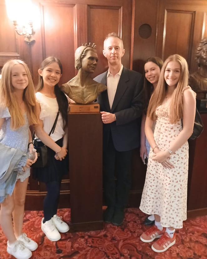 This group of talented RAD students were awarded the John O’Brien award by Mr Simpkins and today got to celebrate with a wonderful day watching La Fille Mal Gardee at the Royal Opera House.
Thank you Mr Simpkins- what a treat!
♥️🩷🩵💙
#walkhousegielgudacademy