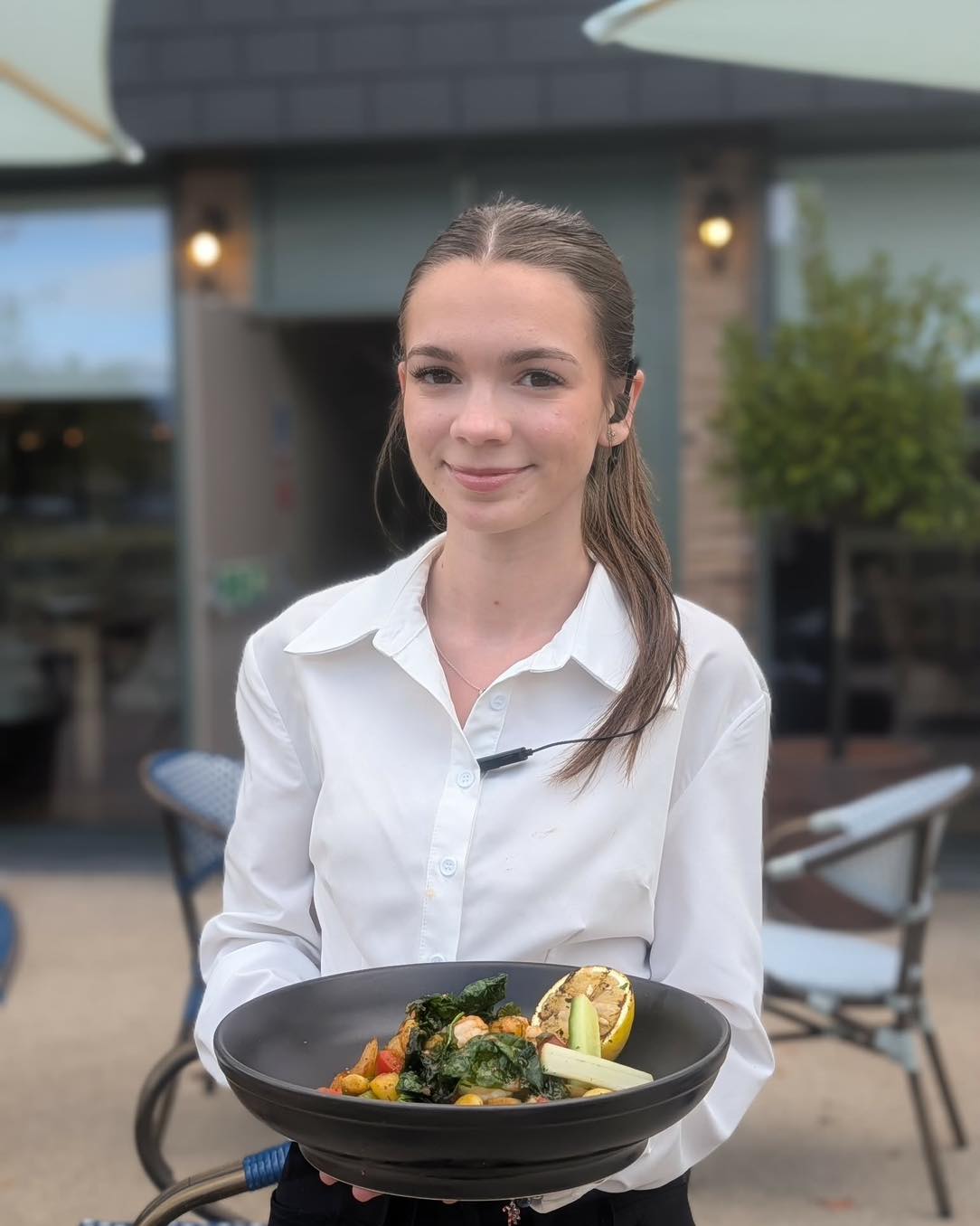 Midweek Special ✨
Bloody Mary Gnocchi Salad
Baby gem lettuce, plum tomatoes, celery sticks, cucumber, king prawns & gnocchi with a bloody Mary dressing.
📞 01383 821115
📱 https://www.louiebrowns.co.uk
🚶Walk ins welcome