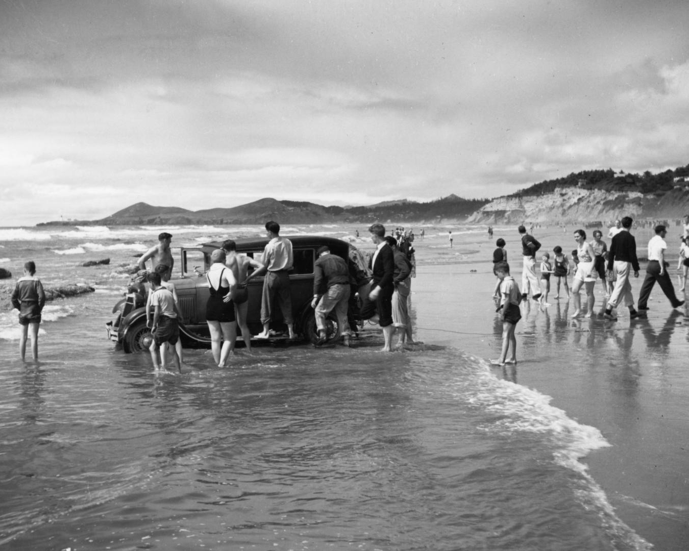 Love those classic road trip summer memories in Newport.
P.S. No driving on Newport's beaches these days, thank you!
#discovernewport #newportoregon #oregoncoast #nyebeach #historicnewport
Lincoln County Historical Society Archive, Oregon State University. (28 May 2026). 2013 Surfs Up! Retrieved from https://oregondigital.org/concern/images/df65vz83g
Lincoln County Historical Society Archive, Oregon State University. (28 May 2026). 1356 Nye Beach, Newport, OR Retrieved from https://oregondigital.org/concern/images/df65vx49z
Lincoln County Historical Society Archive, Oregon State University. (28 May 2026). Beach scene at Newport, OR Retrieved from https://oregondigital.org/concern/images/df65vz851