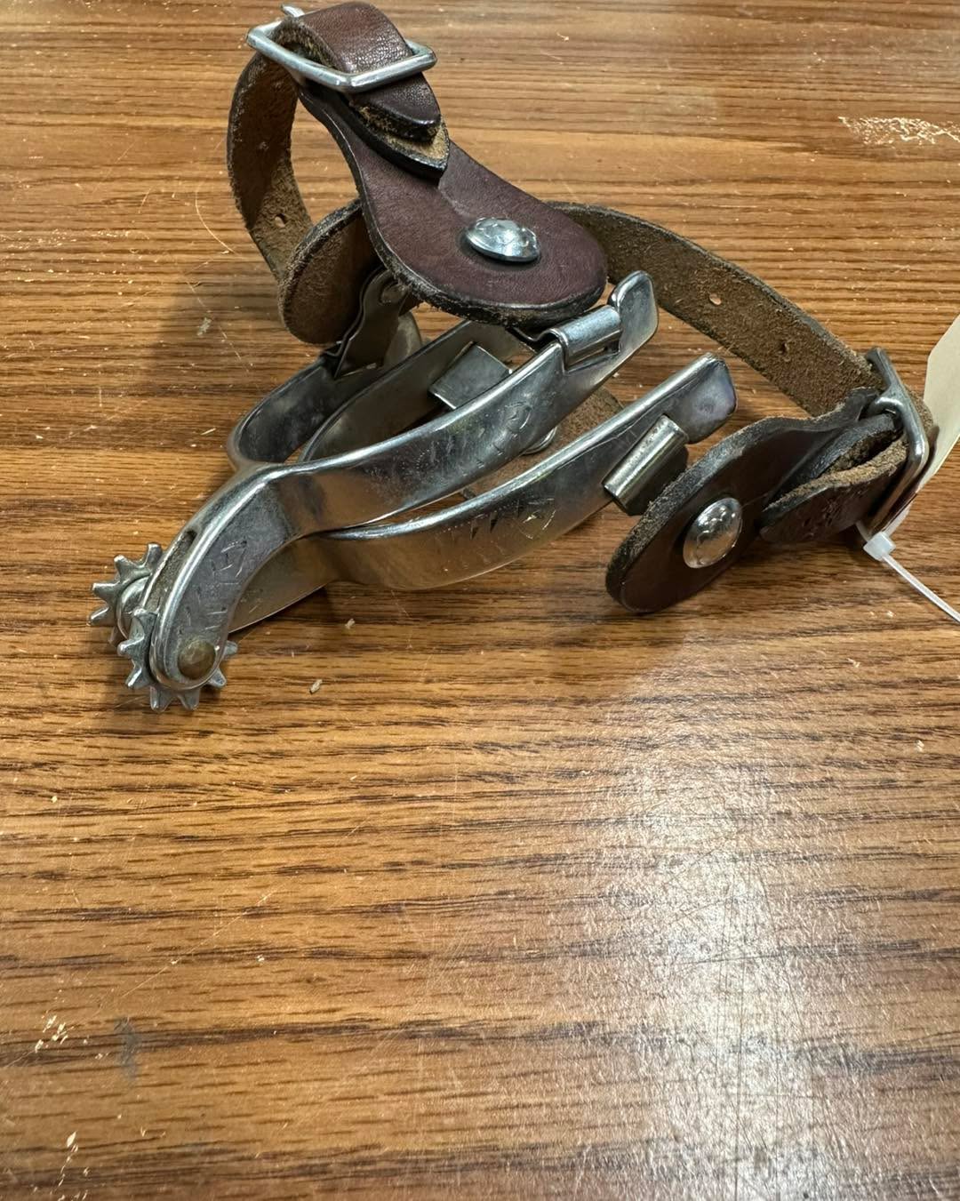 CHILDREN'S WESTERN SPURS
CONDITION: EUC
SIZE: Children's (O/S)
PRICE: $55
ITEM NUMBER: 29363
ADDITIONAL INFO: includes straps
More selection available in store.
Call or PM to make your appointment today or join us during our open hours.
#Horse #tack #consignmenttack #horses #used #secondhand #windsum #windsumconsignment #tackstore #tackforsale #horsetackforsale #aqha #westernriding #westernrider #western #horse #westernhorse #westernhorseman #western #westernwear #westernstyle #cinch #cinched #reining #reininghorse #reininghorses #cowhorse #cowhorses #cowhorsesofinstagram