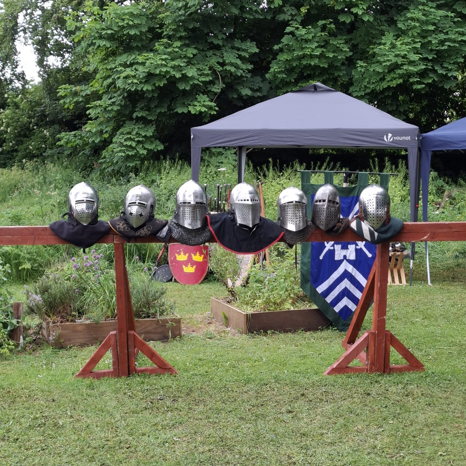 Big thank you to everyone who came to #timahoeheritagefestival to see the knights of medieval armour combat and myself fighting this weekend. A massive thank you to all the fighters, marshals and support who came from @1316mfc @knightsofmunster @knightsofnorthdown @na_bananaigh @heartlands.ac @fragaracharmouredcombat you helped make this our biggest and best year at Timahoe yet and I look forward to seeing you all there again next year.
Also to the organisers of @timahoefestival without whom none of this would have been possible, thank you.