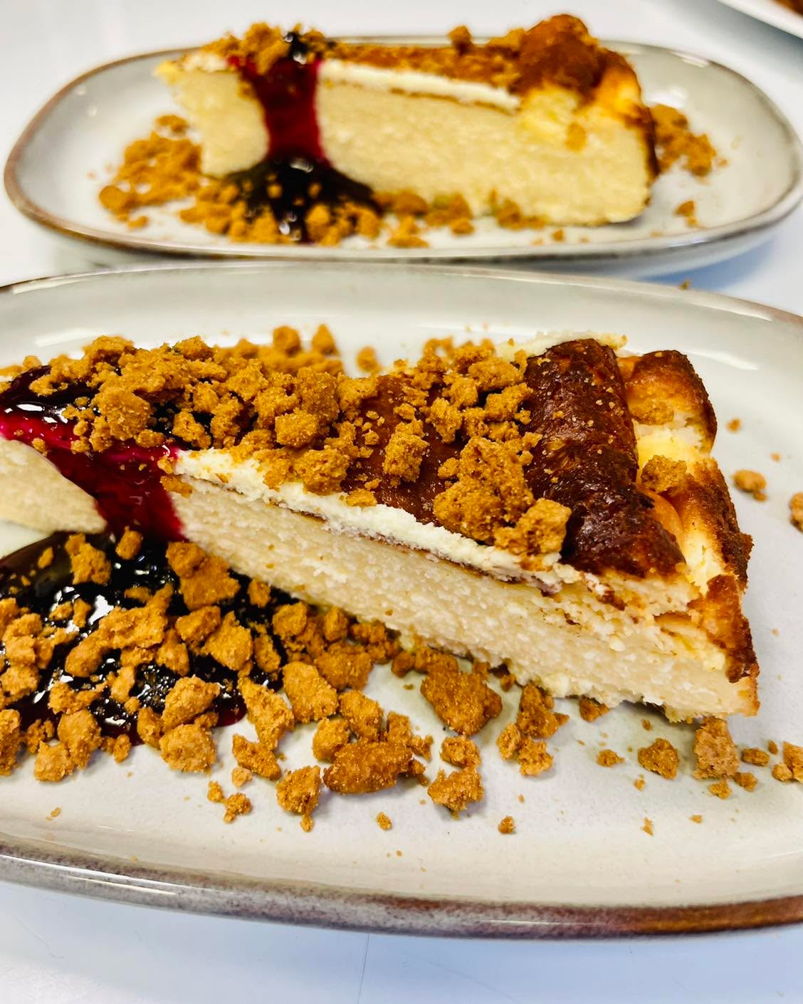 Bon dia!
Els nostres plats, els nostres clàssics:
tarta de formatge fornejada cassolana😋