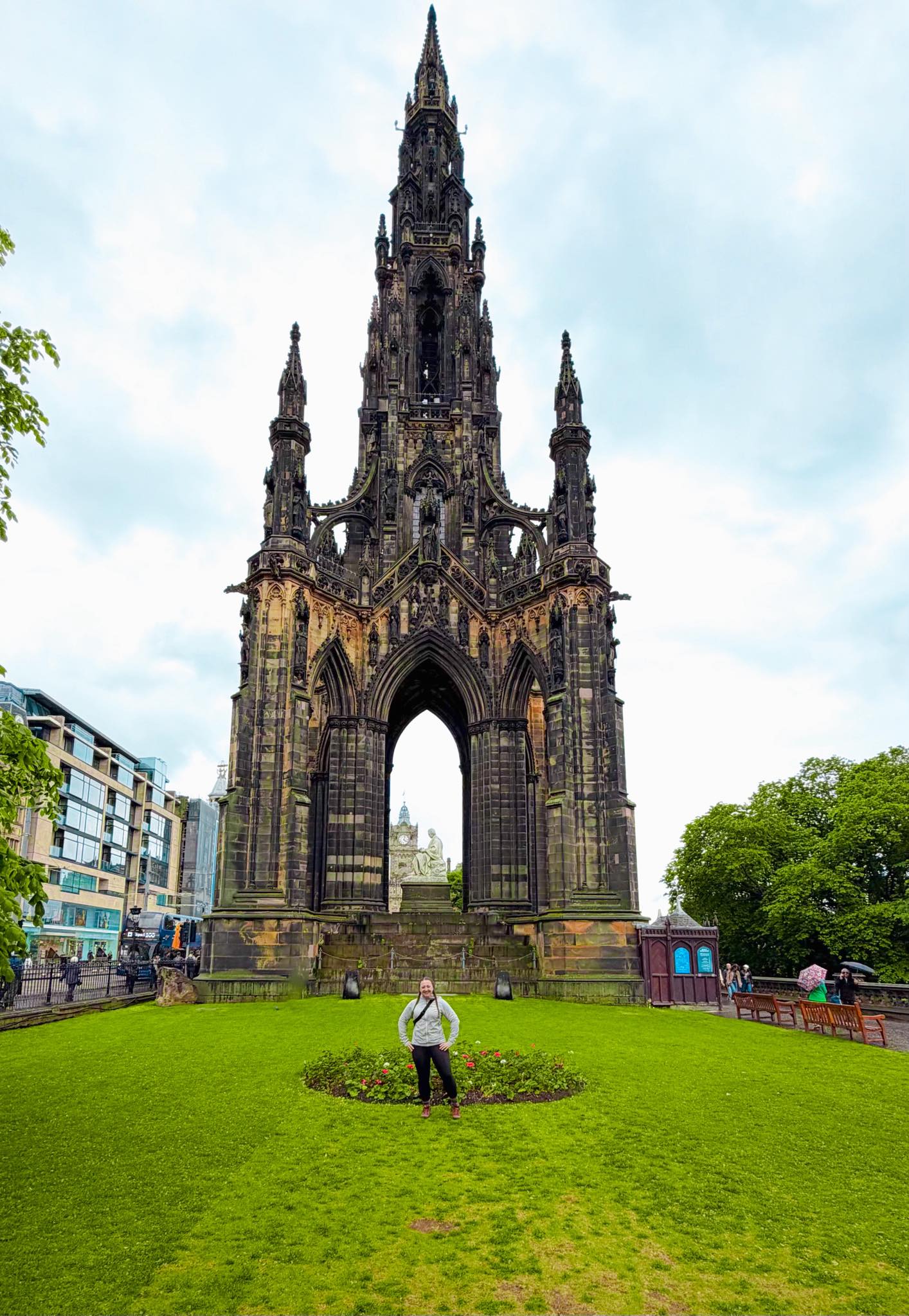 Made it! What an amazing day of exploring yesterday! This was probably my favorite landmark of the day, the Scott Monument. It’s like I’m walking through a movie set everywhere I go. It’s pretty neat! Off to explore the Castle today, and anything else I can find for a crash course in touring this city in a short period of time! Today we are using the hop on, hop off bus to cover more ground 🙂#visitscotland