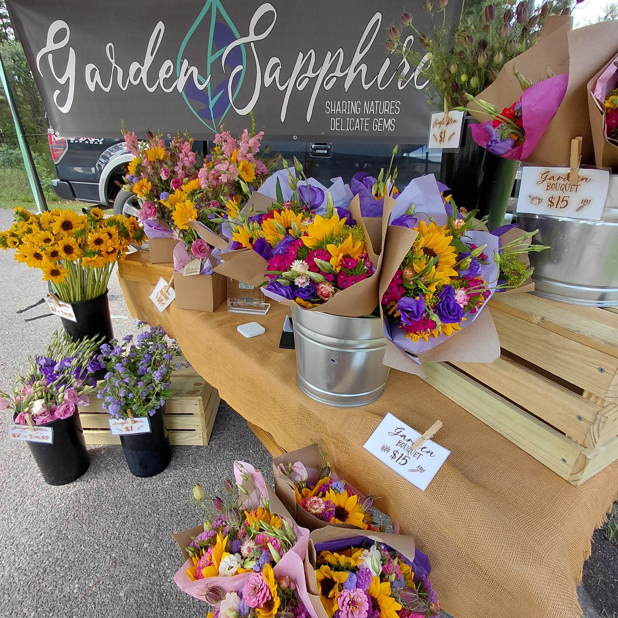 We're ready with your Graduation Bouquets, or Just Because Bouquets! Stop by the stand outside the Second Entrance to Sanctuary Cove at Copper Lane.
We'll be out until 7pm, or when we're out!
Looking forward to seeing you.
@followers