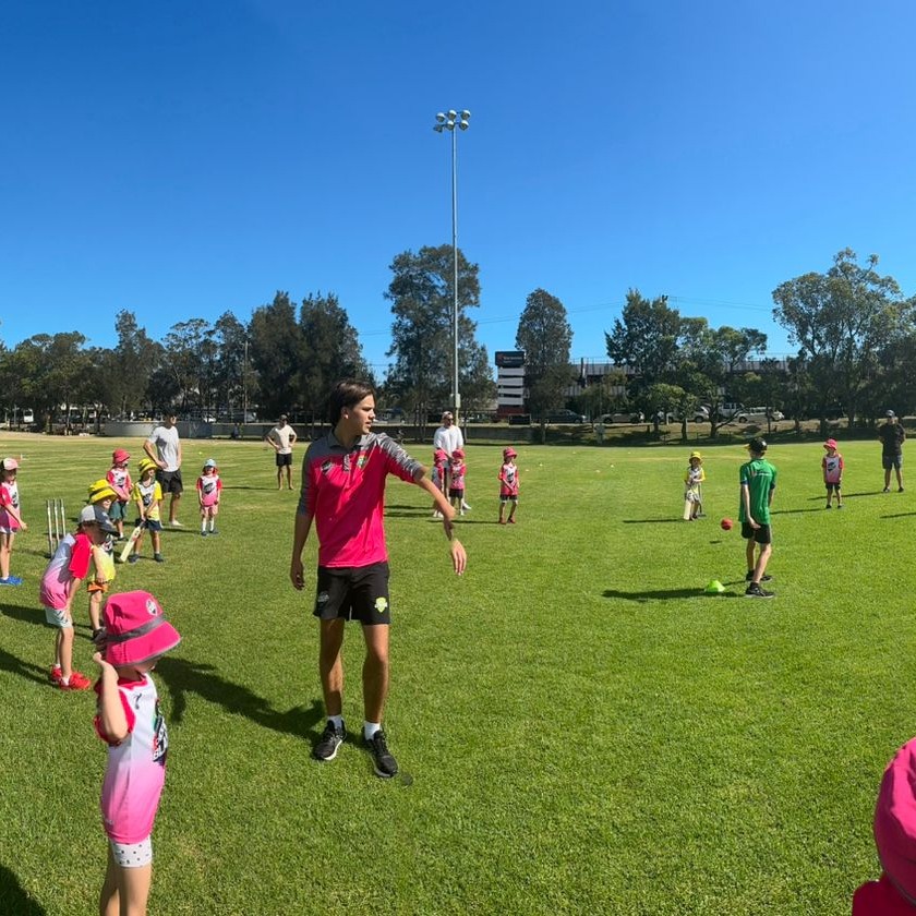 🏏 Cricket Blast 2026 registrations are officially OPEN!
Sign your little one up before June 30 and save $30 with our Early Bird offer:
✅ Skills Program — $90 (normally $120)
✅ Blast Comp — $100 (normally $130)
Sessions kick off October 17 at Warriewood Sports Field.
Friday afternoons 4:45–5:45pm | Saturday mornings from 8:30am
Every registered player receives a Woolworths Cricket Blast pack (shirt, hat + gear), and your child gets to pick their favourite BBL team colour! 🩷💛
Register now 👉 https://www.playhq.com/cricket-australia/register/3789e7
#CricketBlast #PeninsulaCricket #NorthernBeaches #KidsSport #Warriewood