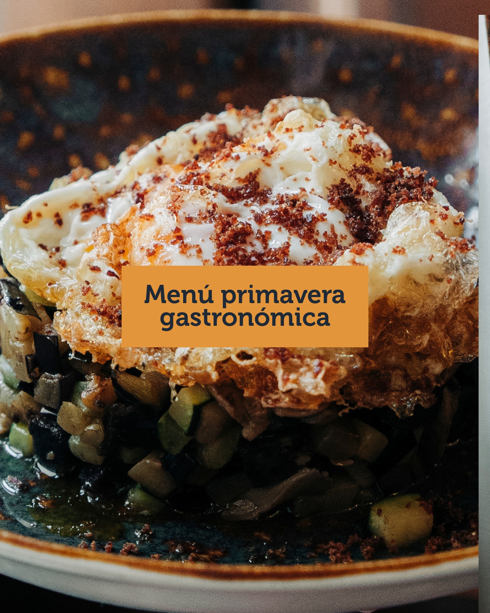 En el Mesón del Pastor seguimos disfrutando de nuestro Menú Primavera Gastronómica, una propuesta creada para saborear esta temporada con producto de proximidad, recetas de siempre y platos con todo el carácter de nuestra cocina 🧡
Tomates de la huerta, queso de Morella, cecina de La Todolella, alcachofas, croquetas, verduras de primavera, ternasco… y postres caseros para terminar como toca 😍
Un menú para recorrer los sabores que nos definen, con identidad, tradición y producto local.
Os esperamos en Morella para disfrutarlo 🍽️
#mesondelpastor #bibgourmand #morella #guíarepsol #castellórutadesabor