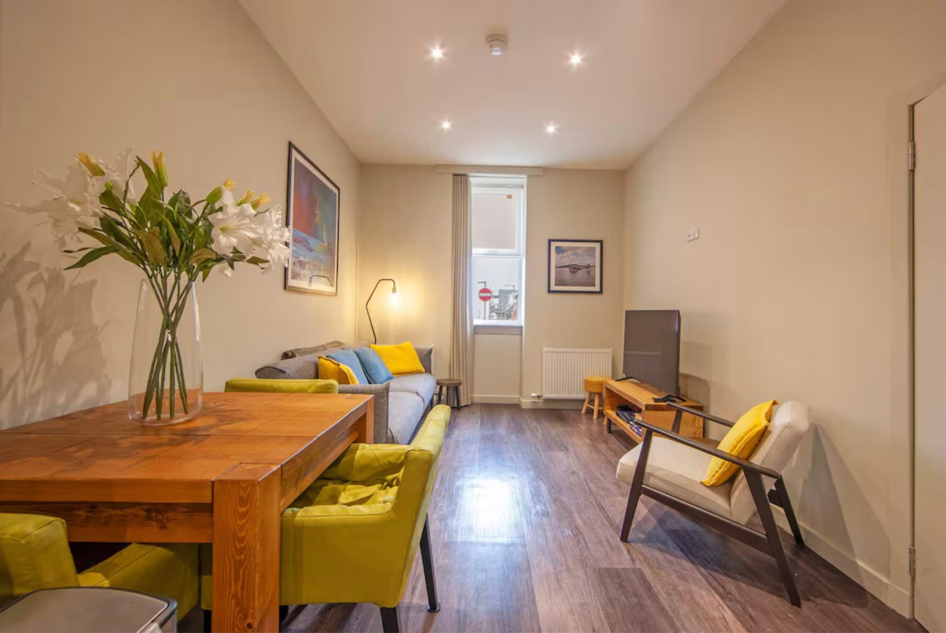 🏡 Featured stay: Catalina Apartment
A bright 2-bedroom self-catering apartment in central Oban, with sea views and everything you need for a comfortable west coast stay.
Catalina Apartment has become a real favourite with our guests, and its 5-star feedback reflects exactly why.
It’s a lovely choice for guests who want to enjoy Oban at an easy pace. Pop across the road for a takeaway coffee from @anchor_and_steam_oban, take a short stroll to the waterfront, wander into town for dinner, or head out for the day exploring the coast and nearby islands.
After a day out, it gives you a calm, quiet and well-located self-catering base to come back to - with space to relax, plan the next day, and enjoy being close to everything Oban has to offer.
Ideal for couples, friends or small families looking for a comfortable stay close to the town and seafront.
📍Planning a stay? Link in bio to browse Catalina Apartment and our other Oban properties.
#ObanHolidayLets #ObanAccommodation #SelfCateringScotland #VisitOban #WestCoastScotland