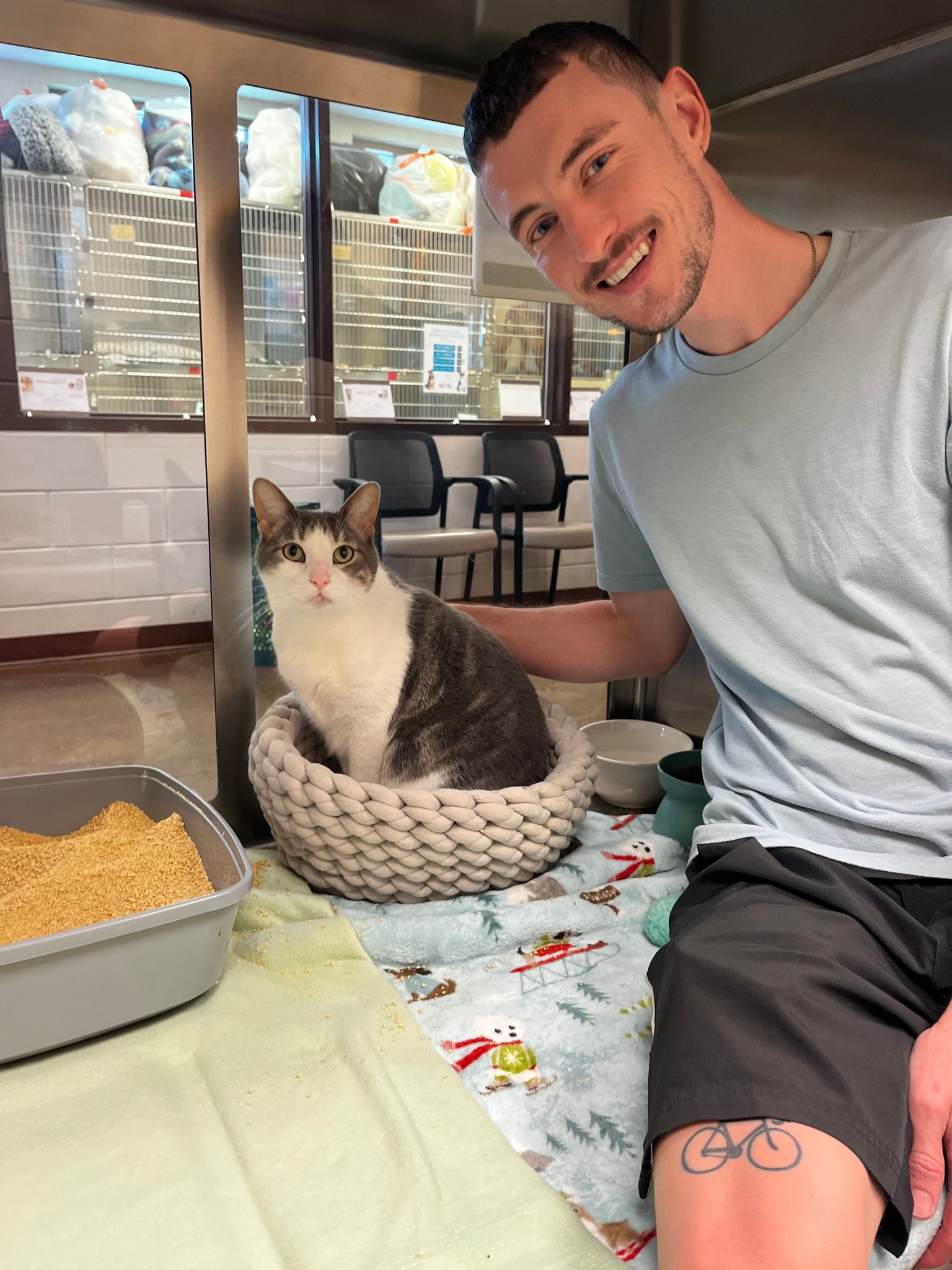 Fingers crossed for Cookies! 🤞🐱 We're excited to share that Cookies has headed out on a foster-to-adopt trial with a potential adopter 💖
Foster-to-adopt gives both pets and adopters the opportunity to make sure it's the right fit before making things official. It allows pets to settle into a home environment, helps adopters get to know their new companion, and can make the transition less stressful for everyone involved.
We're hopeful that Cookies has found his perfect match and can't wait to hear how things are going. Send this sweet boy some good luck as he begins this exciting new chapter!