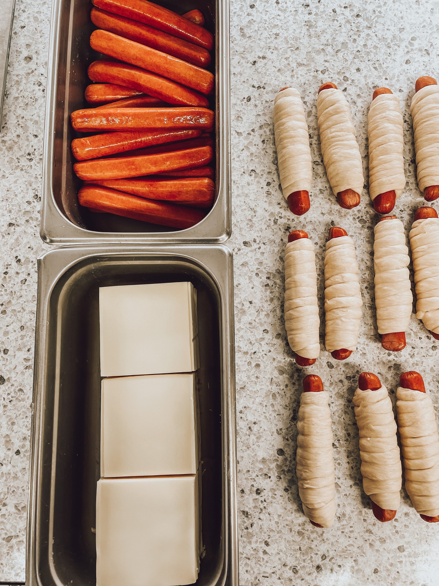 Good morning Albany 🌤️
Local's will be back tomorrow, June 12th, at Bi-Mart. Tomorrow will be your last chance to get your hands on a pretzel dog this week!
ADDRESS: 2272 SE Santiam Hwy, Albany
HOURS: ‼8-2‼
SPECIAL: ✨The Pretzel Dog✨
Along with our special, we will also be serving our original vanilla glazed donuts, cinnamon sugar donuts, handcrafted soft pretzels, and Blue Silo Creamery milk and chocolate milk.
GIVEAWAY: We are giving away a half dozen donuts/pretzels to 2 lucky followers!
TO ENTER:
✨LIKE THIS POST
✨FOLLOW OUR PAGE
✨TAG YOUR FRIENDS
Winners will be announced tomorrow morning and will also be contacted directly. Please be aware of scammers posing as our page, we will NEVER ask for credit card/personal information to claim your prize.
See you soon! 🫶