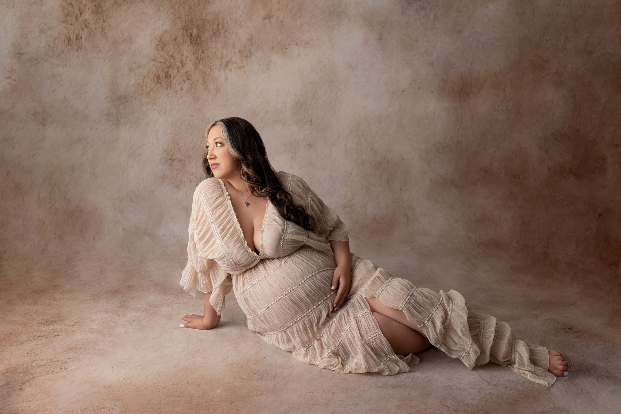 Looooveee this gorge maternity look! Neutral girly through and through!
I absolutely loved connecting with this mama during our session - we are in a similar season of growth and It just felt so good hearing from another mama on her 5th little bebe!
.
.
Janellemcdonnellphotography.com