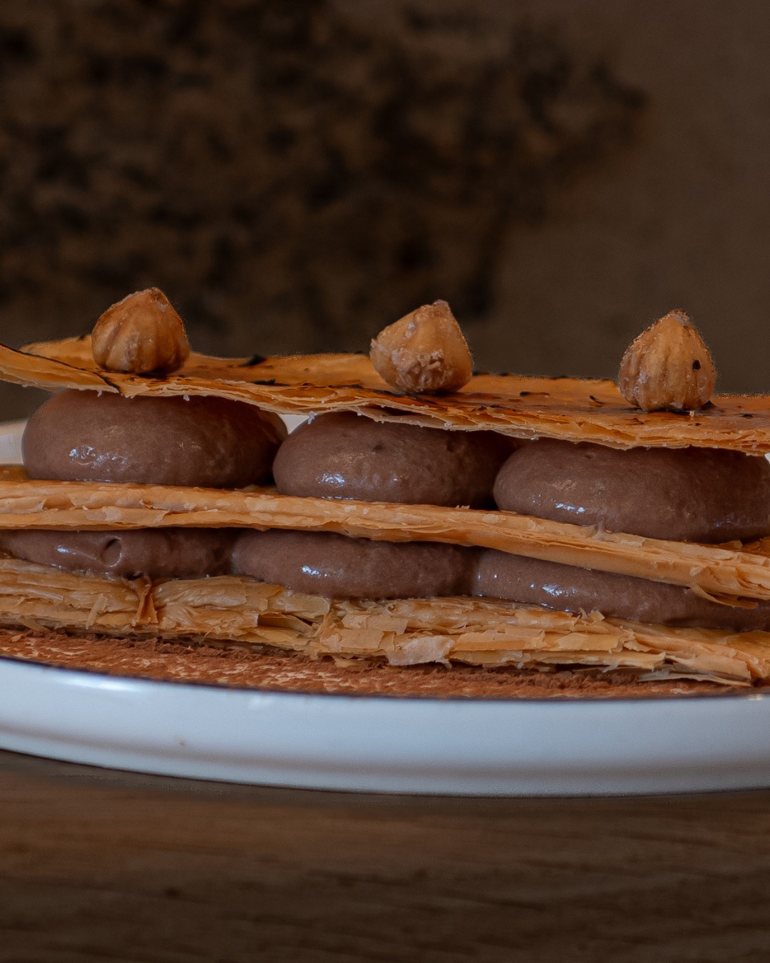 ✨ Un petit retour en arrière…
En attendant les photos de la nouvelle carte, on replonge dans les gourmandises qui ont marqué les saisons passées 💙
Et ça nous rend curieux…
👉🏼 Quel est votre dessert préféré de chez Entre Nous ?
Ancienne et nouvelle carte confondues 😋
Le gâteau breton de Betty ?
Le moelleux sarrasin ?
Le presque kouign-amann ?
Les fingers kraz ?
Les gaufres ?
Ou un autre qui vous a laissé un joli souvenir ✨
On a hâte de lire vos réponses 💙
-
Entre Nous
35 rue de la marine
29730 Le Guilvinec
+33 (0)2 98 92 73 56
Ouvert du jeudi au mardi 🌈
#entrenous #guilvinec #entrenousguilvinec #restaurantguilvilnec #dessert #gourmandise #paysbigoudensud #bigoudenjoy
Crédit photo : @lepontdesimages_studiophoto @lepontdesimages_studiophoto