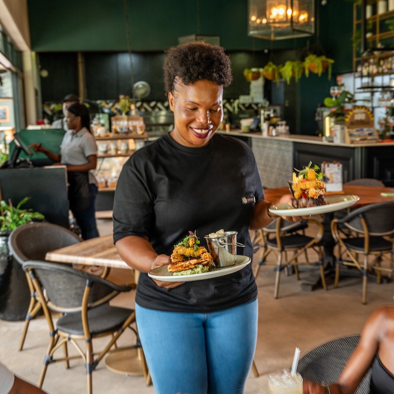 ๐ซถ Appreciation post ๐ซถ Restaurants are probably one of the toughest games to be in: high pressure, hot kitchens, and many, many plasters (thanks @elastoplast_sa )
But these guys do it with grace and smiles. (Okay sometimes they lose the smile part when things get crazy, but MOST of the time it's there!)
From our scullers, who wash every spoon, cup, and pot, to our pastry chef who bakes every biscuit and biscotti, from back-of-house to front-house, let's give them a standing ovation. ๐๐ฝ๐๐ผ๐๐๐ฟ
#ballito #restaurants #cafรจ #food #explore