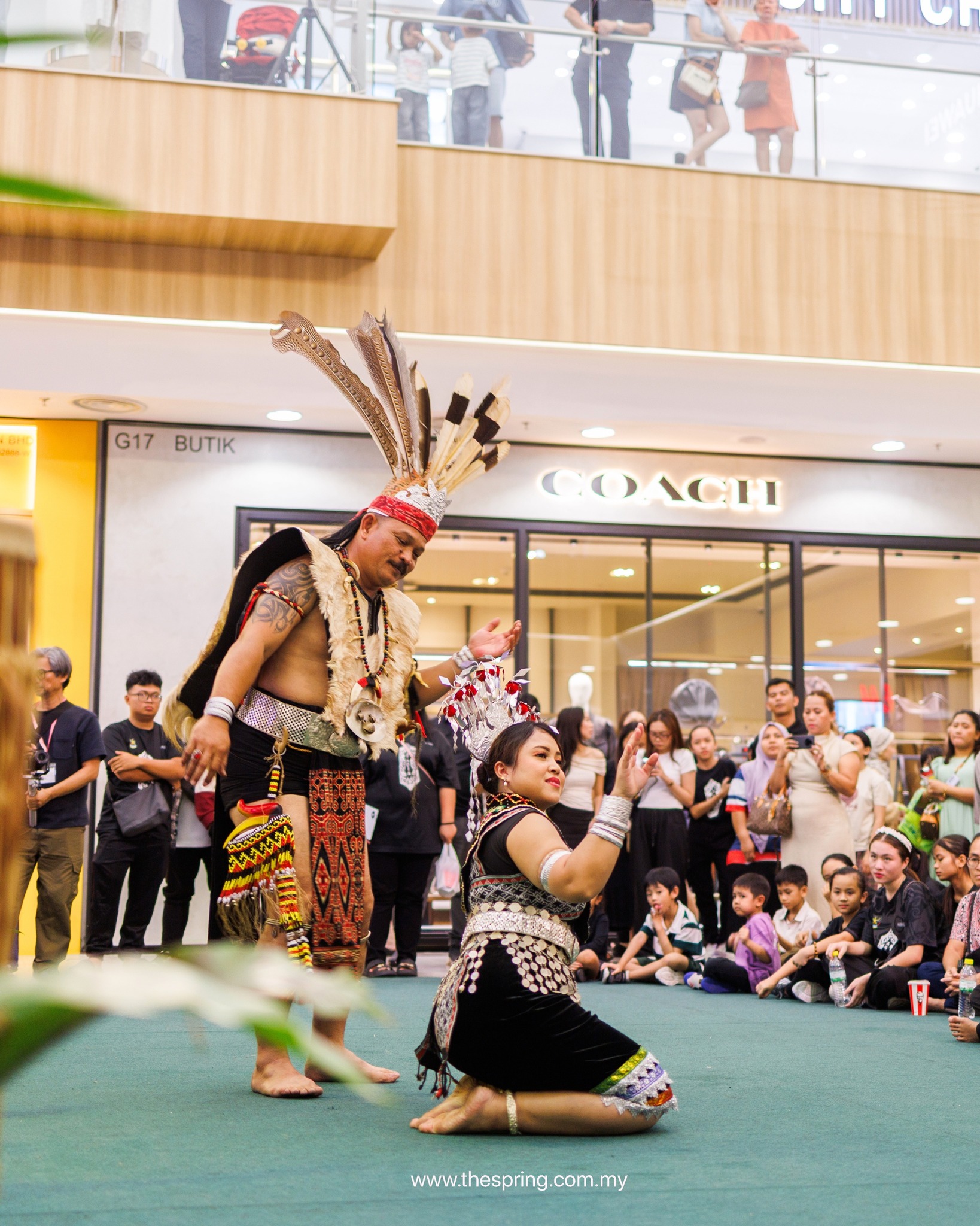 🌾✨ It was a vibrant month of gratitude and culture in celebration of Gawai at the mall. From lively performances to meaningful moments shared with family and friends, last weekend marked the grand finale of a truly unique Sarawakian experience 🎉
For the latest events and happenings at The Spring, visit www.thespring.com.my.
#grainsofgratitudegawai #thespringkch