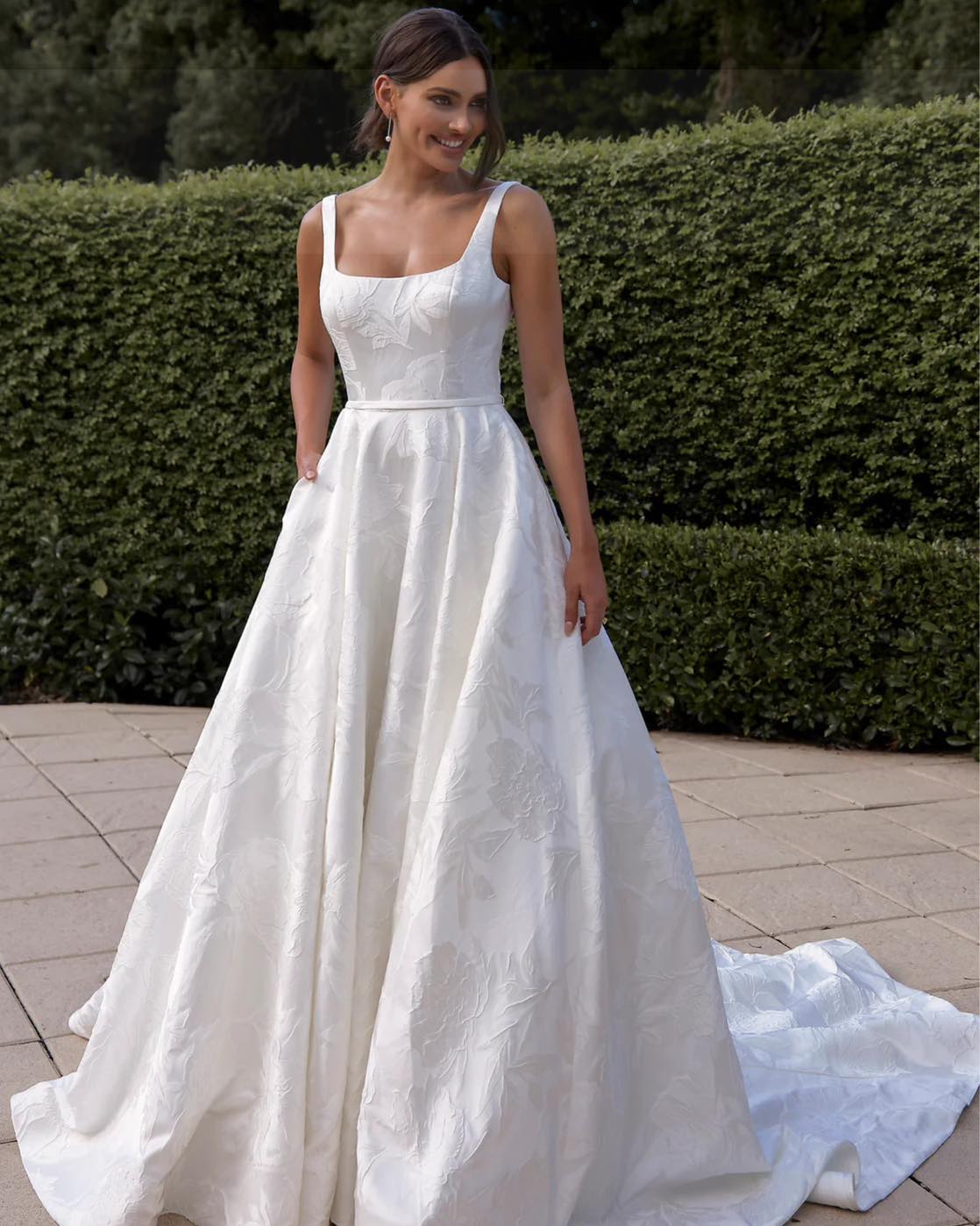 NEW ARRIVAL ✨
Timeless and sophisticated.
This beautiful gown is crafted from luxurious floral jacquard satin and is available in Ivory and Vintage White.
Book your appointment today by visiting:
www.theivorylounge.co.uk 🤍
#dresswithconfidence #2026bridetobe #2027bride #2027brideuk #2027brideinspo #devonbride #weddingdresses
