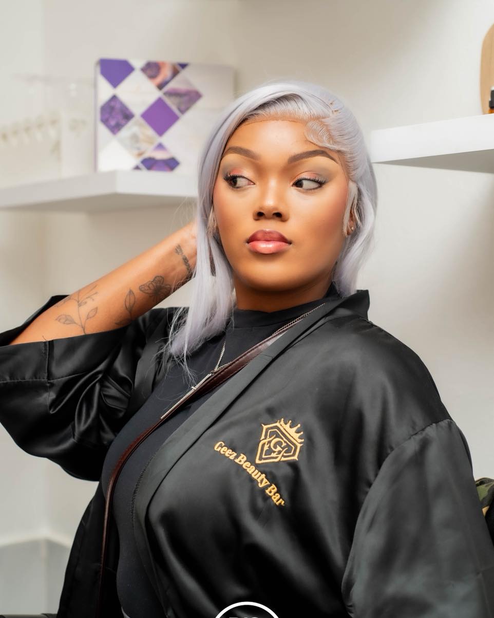 Define your standard. Premium care, curated for those who don’t do ordinary.
Book your transformation at Geez Beauty Bar and experience a level of detail that speaks for itself.
Location: Disoufeng