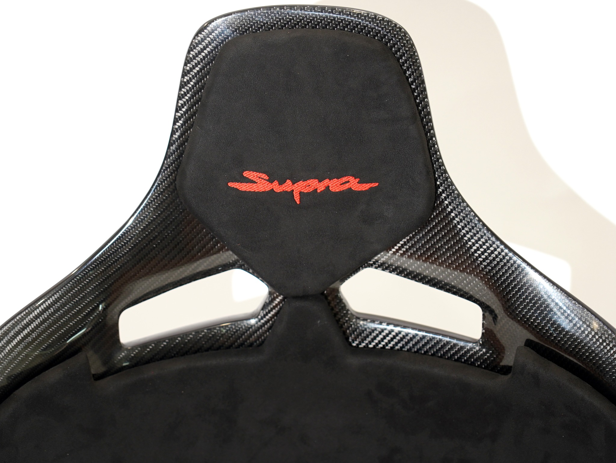 GT-Max SL Pro-Track Series with black Alcantara padding, including plug&play rails and slider kit for Supra A80 (MK4).