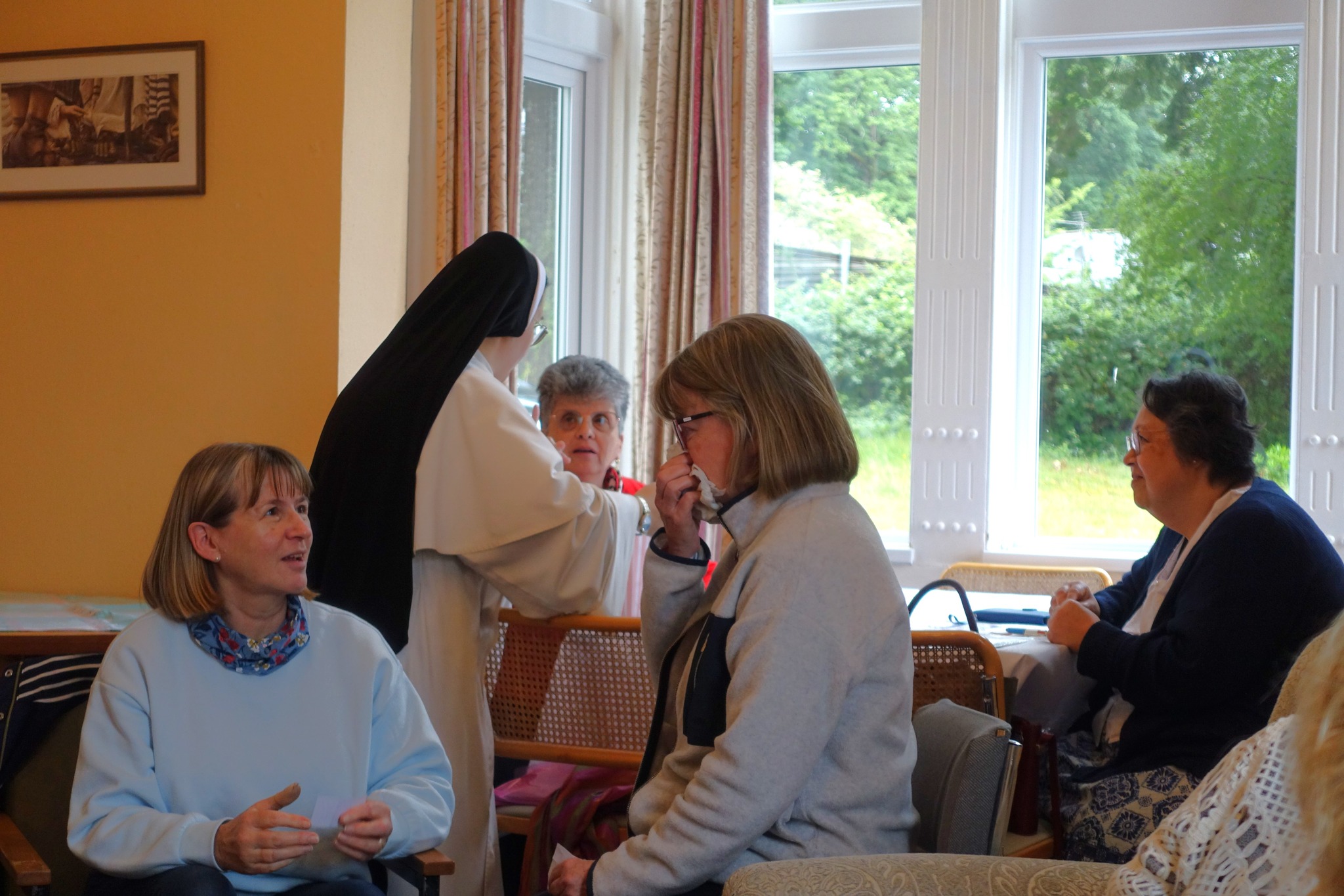 On Saturday 6th June, the Lymington Lay Dominicans met at the Priory for their monthly meeting and formation from the sisters. This month Sr Catherine led a session on apologetics, which combined principles with practice of how we can approach conversations on potentially controversial topics of faith in everyday situations. It is important that we are prepared to speak the truth in love, and always to pray for those with whom we have these conversations.
#laydominicans #faithformation #catechesis #apologetics #community #fellowship