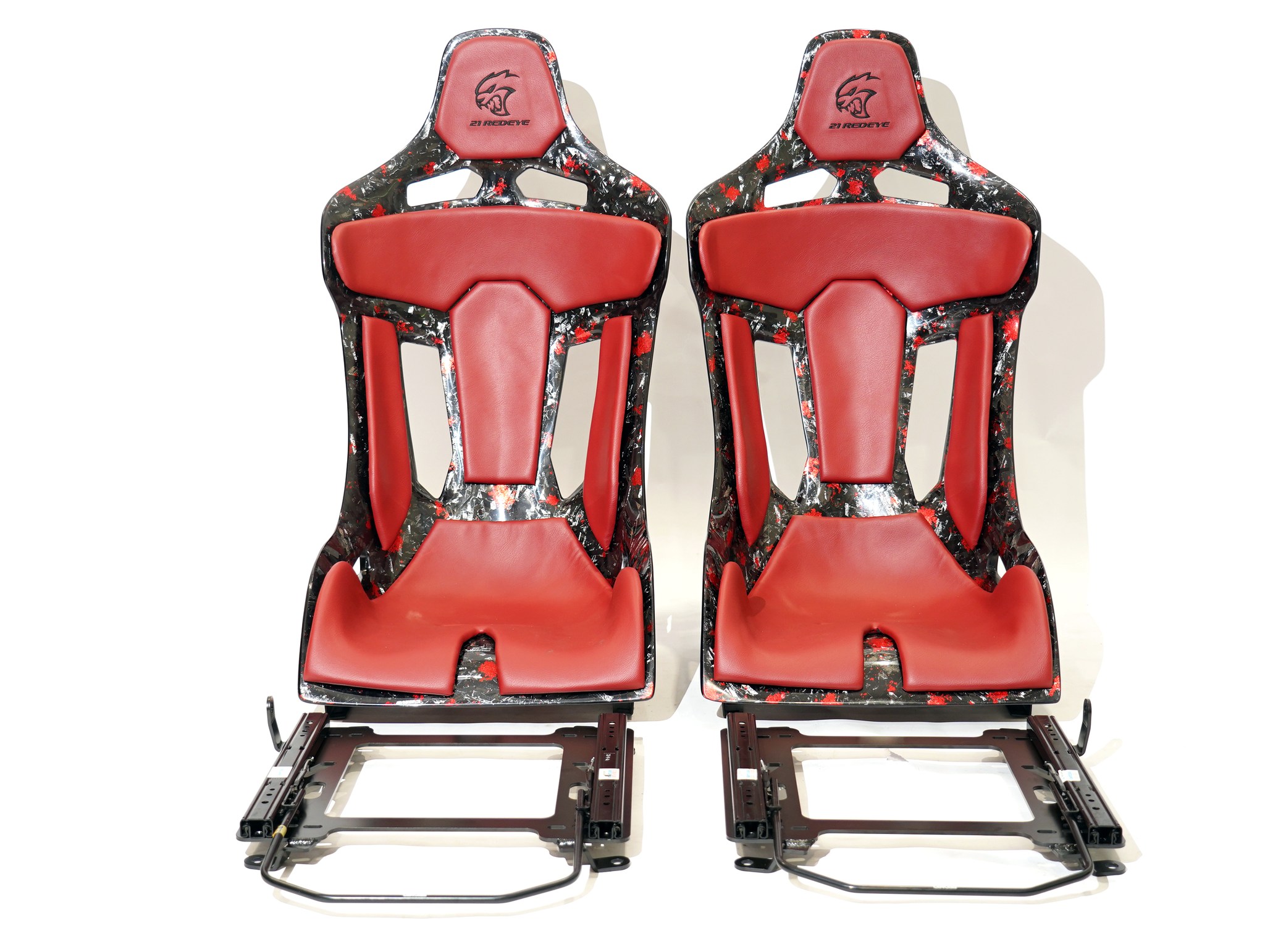 Forged CF + Red Flakes GT-Max seats with red leather padding, including plug&play rails and slider kit for Dodge Charger Hellcat 2021.