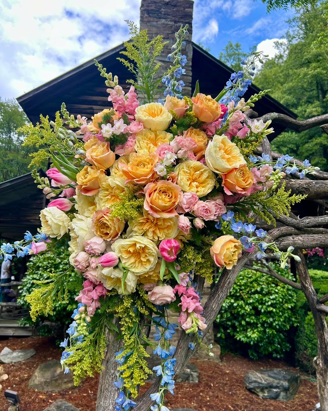 Last Saturdayโs Arbor piece for the sweetest couple!!! ๐คฉ