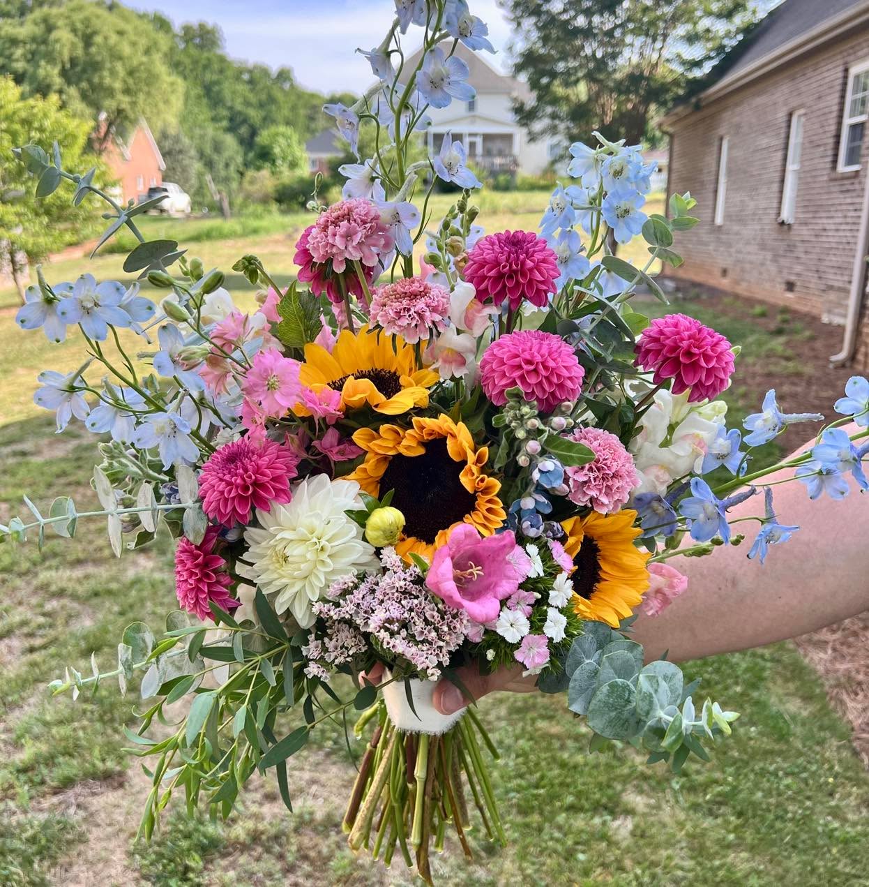 Bridal Bouquet for our dear friends wedding today!! ๐ป๐