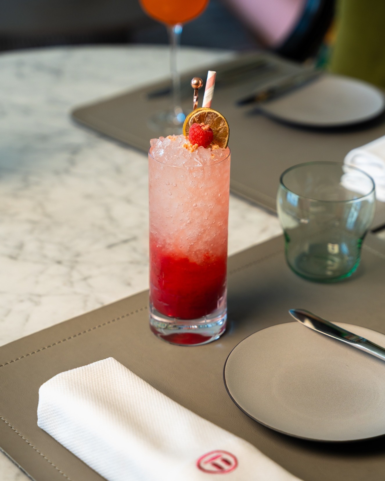 A special occasion calls for a special toast...
In honour of Father's Day, fathers joined by their families at Pierre's TT are invited to enjoy a complimentary signature cocktail or mocktail with our compliments on 19th and 20th June.
Choose the Burning Moon, a bold blend of bourbon whisky, Aperol, pink peppercorn, grapefruit and lemon, or Virgin Baies, a refreshing mix of berries, lemon, and ginger ale.
#fathersday #PierresDubai #GaultMillauUAE #michelinguidedxb #pierregagnaire