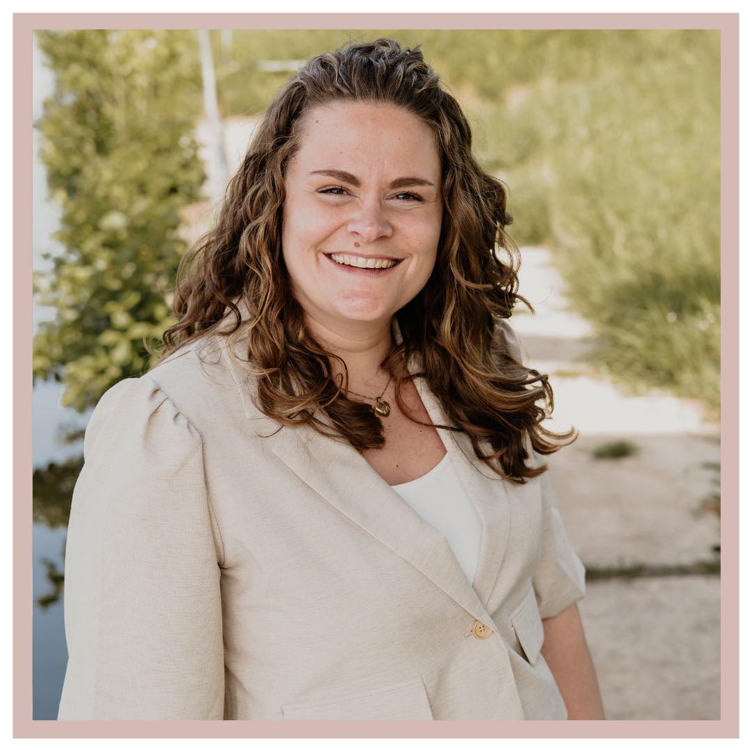 WELKOM MARLOTTE! 🌸
In juli mogen we deze fijne collega in ons team verwelkomen! ➡️
📸 @puuremmafotografie
#verloskundigenlev #welkom #nieuwecollega #echoscopiste #verloskundige