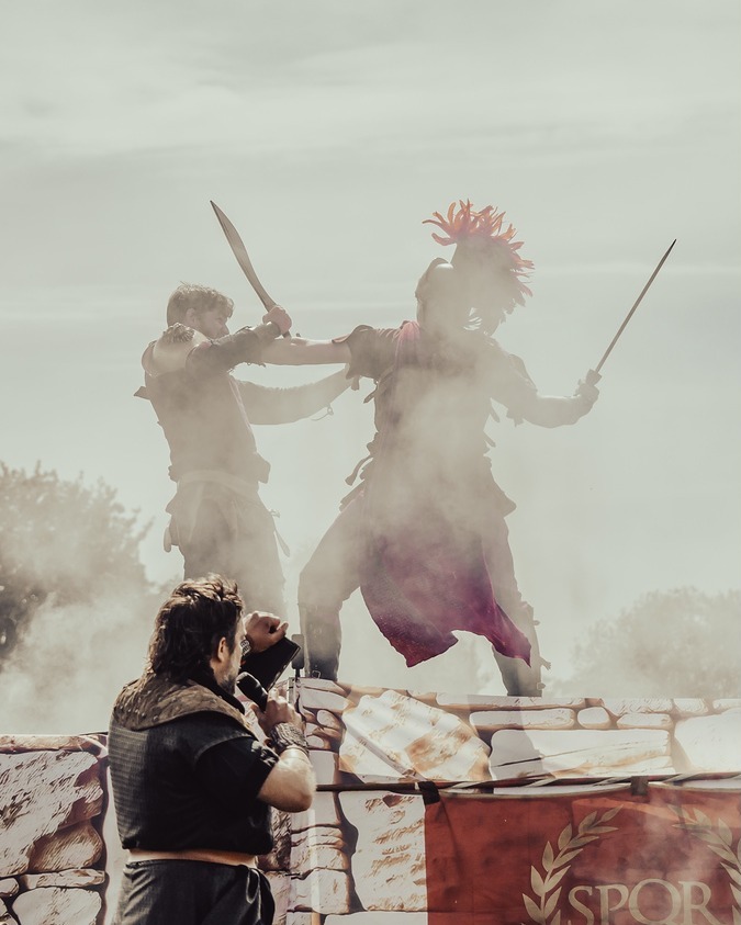An action-packed Roman Stunt Show for @chesterraces
Planning a Roman-themed event soon and want entertainment your guests will never forget? Get in touch!
📸 @mickwassphotos