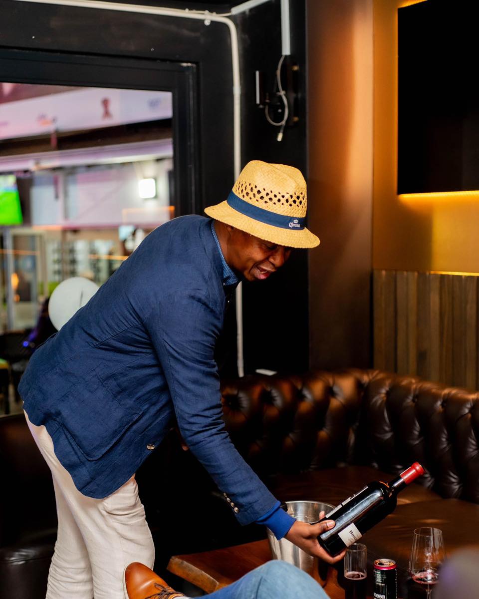 It’s all in the details. At Disoufeng, we believe hospitality is an art form—from the perfect pour to the atmosphere we create for every guest. We are dedicated to bringing a premium, hands-on touch to your experience. Whether you’re settling in for the match or enjoying a refined evening, come through and experience excellence at its finest.
#Disoufeng #Hospitality #PremiumExperience #SowetoLifestyle