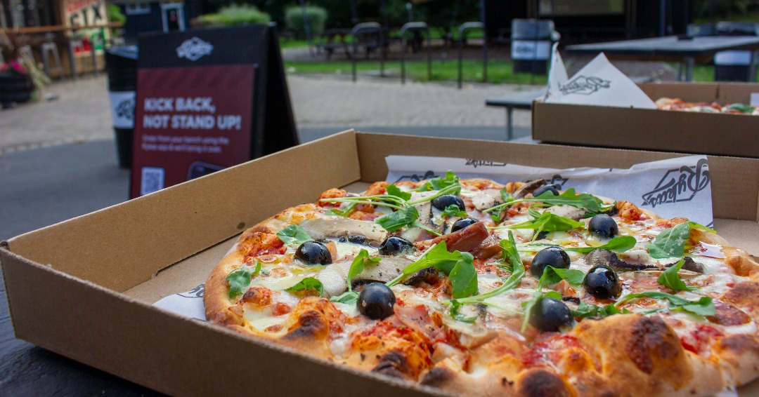 Nothing says Saturday like a Rykas pizza 🍕
Fresh, hot, and straight from the oven, we'll see you at the Pizza Shed.
🍕 Open 12pm-9pm
#rykas #rykascafe #boxhill #dorking #surrey