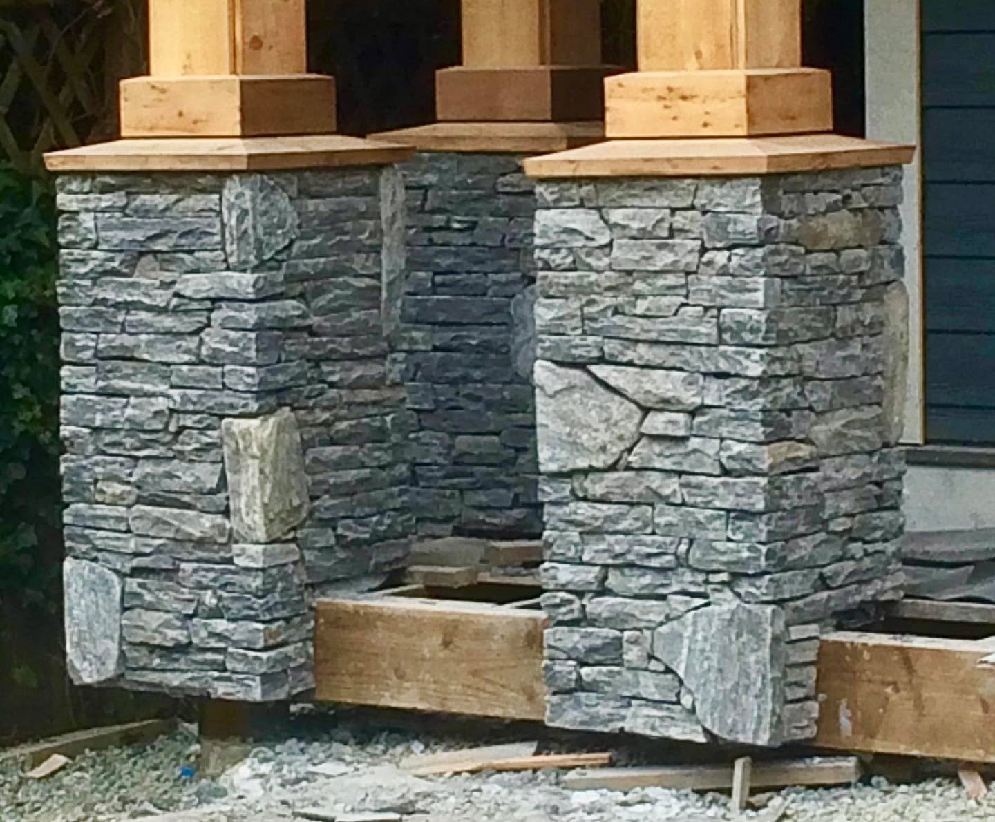 This Throwback Thursday we go back to BDM year zero…No wait; BDM working on Zero Avenue. Still pretty wayback for this ledgestone/jumper mix.
#masonrywork #StoneVeneer #masonrywork #stonework #stonemasonry #stonemasons