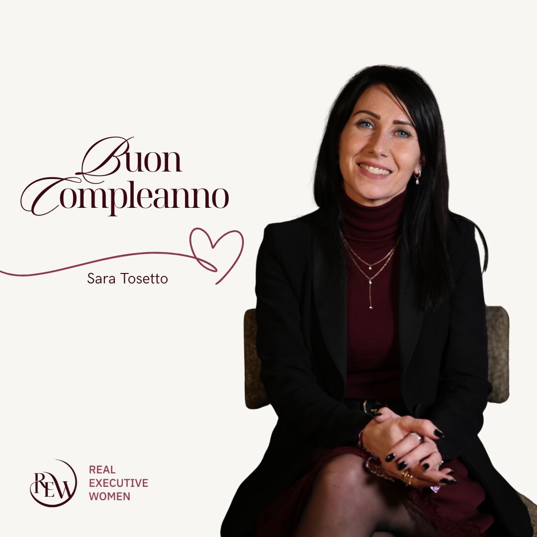 Oggi festeggiamo Sara Tosetto 💎
Entrata in REW da quest’anno, Sara si è fatta subito conoscere per il suo sorriso gentile e per quella positività che riesce a portare naturalmente nelle relazioni e nei momenti condivisi.
Lavora da molti anni nel mondo dei gioielli, ma le sue qualità più preziose sono dentro di lei, nella capacità di affrontare la vita con entusiasmo, energia e uno sguardo simile al più luminoso dei diamanti.
Cara Sara, ti auguriamo una giornata speciale e un anno ricco di soddisfazioni, sorrisi e momenti da ricordare.
Buon compleanno! ✨