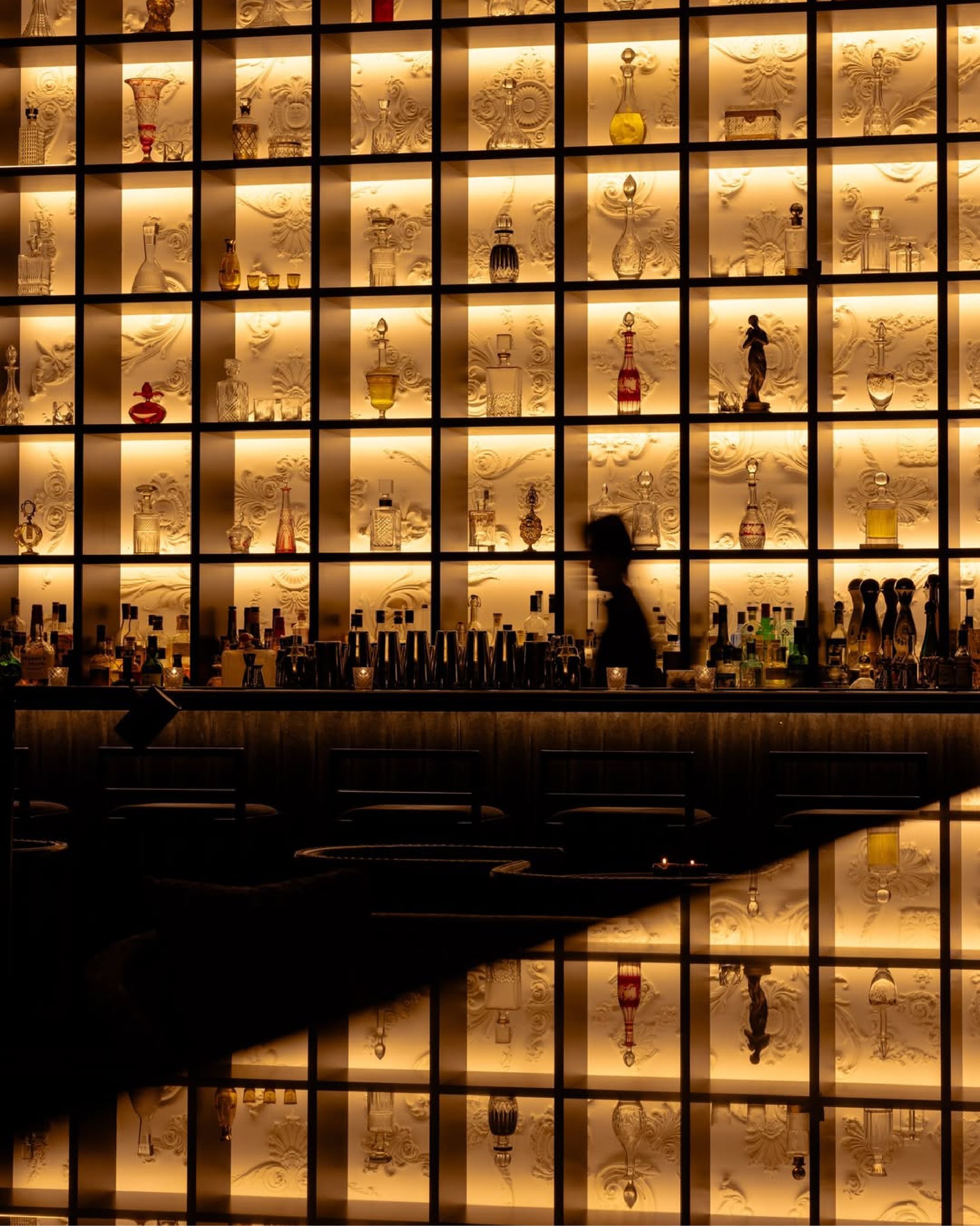 Tokyo’s best bars are rarely discovered in plain sight. They exist above the city, behind discreet entrances, inside hushed hotel towers where lighting, music, glassware, and skyline views feel composed with near-obsessive precision. In Tokyo, the cocktail bar is less nightlife and more atmosphere.
Gold Bar — Tokyo EDITION Toranomon (@toranomonedition)
A moodier expression of Tokyo luxury. Gold Bar merges Ian Schrager’s signature aesthetic with velvet interiors, polished brass, and a distinctly international energy that still feels unmistakably Japanese.
Bellovisto — Cerulean Tower Tokyu Hotel (@ceruleantower_tokyu_hotel)
High above Shibuya, Bellovisto feels suspended between old Tokyo elegance and contemporary minimalism. Floor-to-ceiling skyline views, low jazz, and an almost cinematic quietness define the experience.
The SG Club (@the_sg_club )
A more layered interpretation of Tokyo cocktail culture. Hidden behind an unassuming façade in Shibuya, the space unfolds through multiple rooms, each carrying its own personality, rhythm, and atmosphere.
Bar Trench (@bar_trench)
Quietly revered among cocktail purists. Intimate, deeply meticulous, and entirely focused on craft, Bar Trench approaches mixology with the kind of restraint and precision that defines Tokyo at its best.
Tokyo after dark is not about excess. It is about detail.
#LeBoulevardierTravel
#Tokyo
#TokyoNights
#LuxuryBars
#DesignTravel