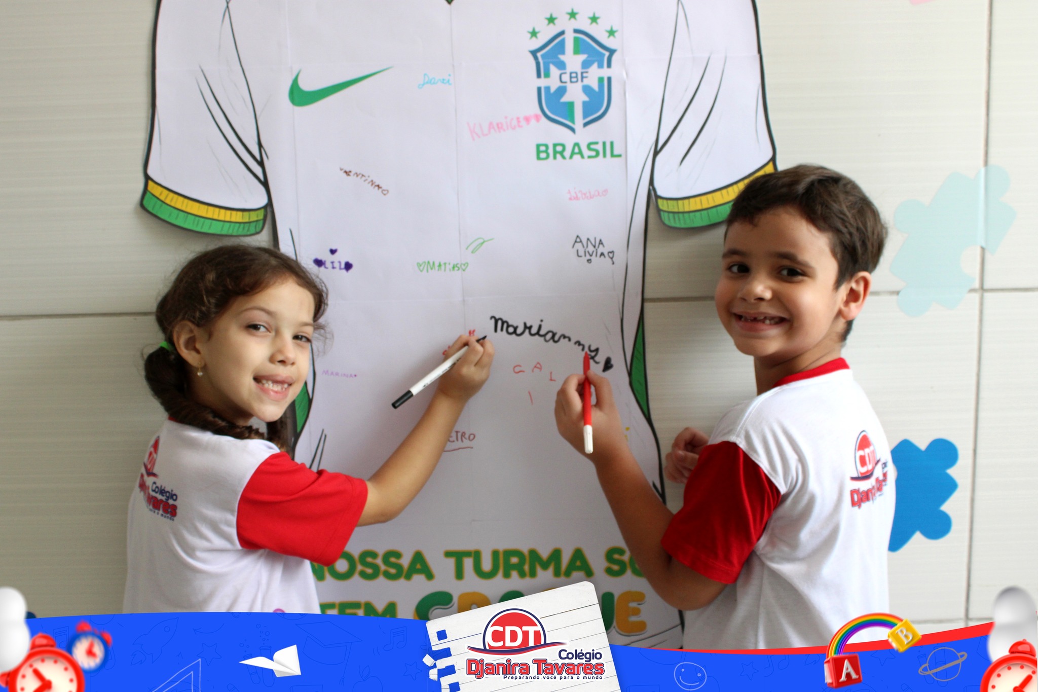 Entrando no clima da Copa!🇧🇷💚💛
Nossos alunos escreveram seus nomes na camisa do Brasil em uma atividade divertida que trabalhou a identidade, o sentimento de pertencimento e o amor pelo nosso país.
Pequenos gestos que ajudam a despertar o patriotismo e a valorizar nossas cores! ✨
📸Todas as fotos estão disponíveis em nossa página do facebook!