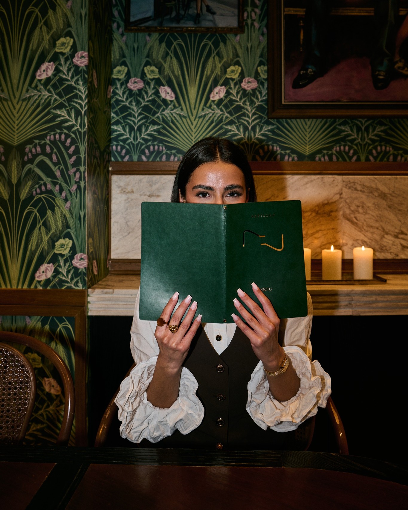 A table, a mood, and the only decision that
matters.
What are you ordering tonight?
#papillonbistrot
#athensrestaurants
#bistrotstyle
#cocktailculture
#athensbynight