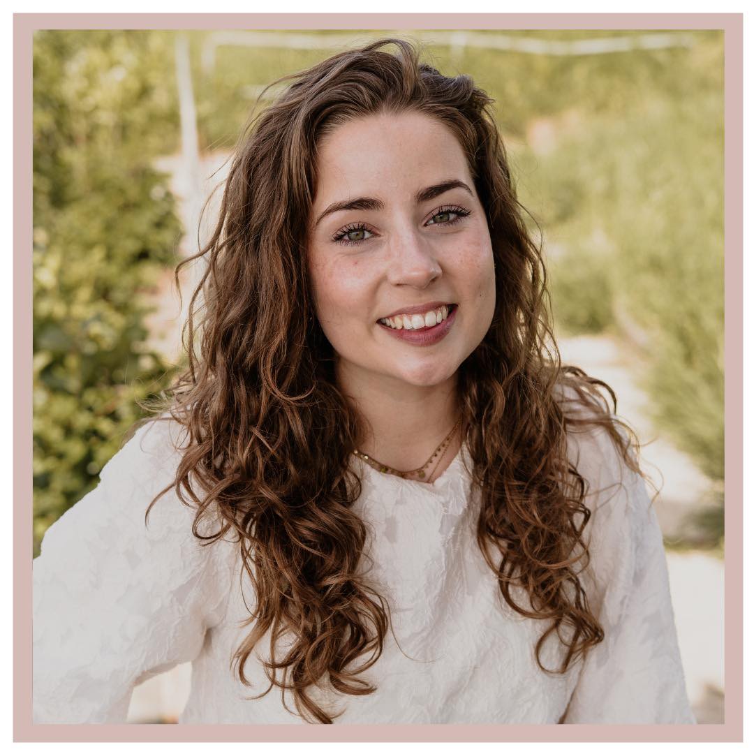 WELKOM TARA💜
Onze lieve enthousiaste Tara komt na haar afstuderen ons team versterken! ➡️
📸 puuremmafotografie
#verloskundigenlev #welkom #nieuwecollega #verloskundige #afstuderen