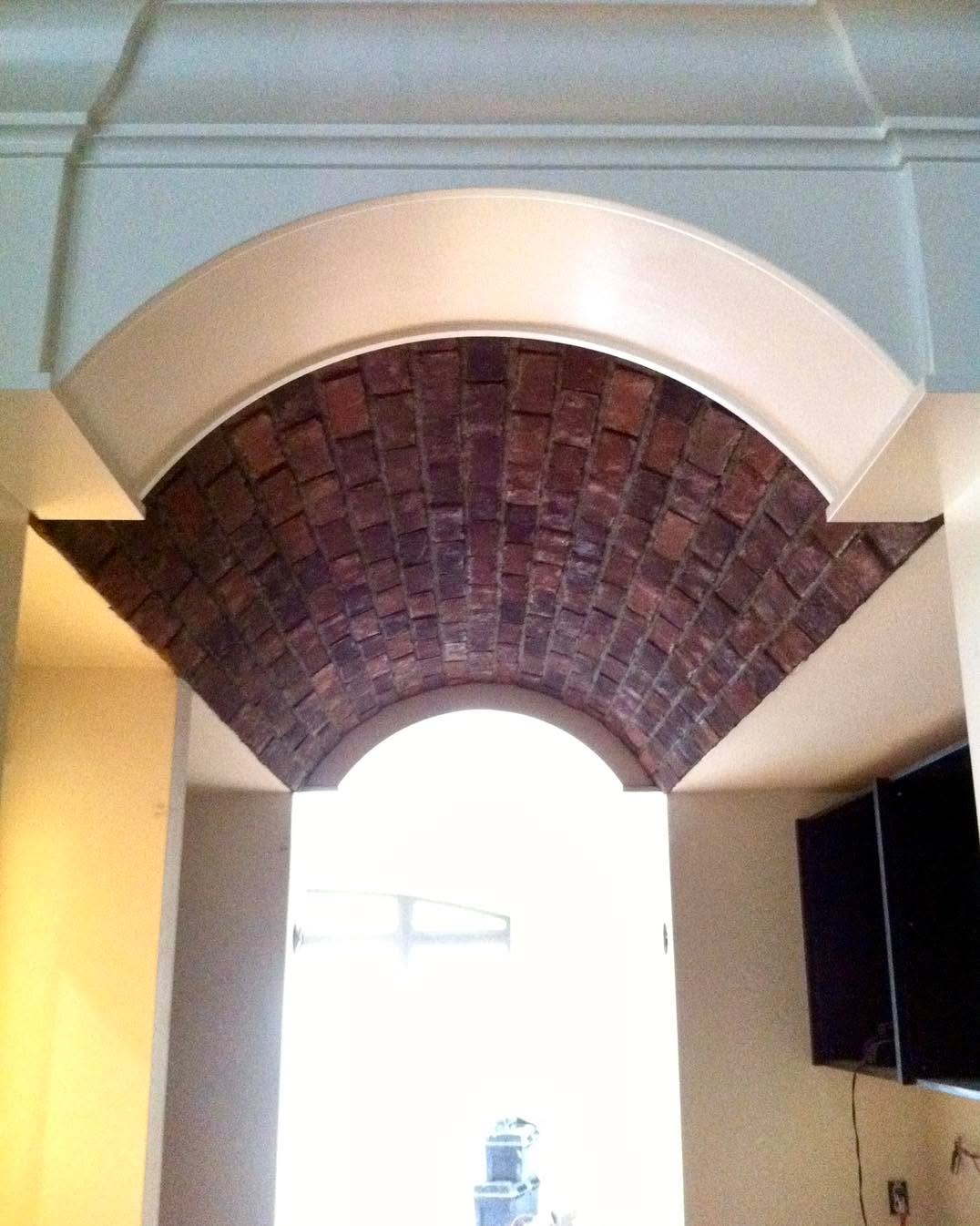 I wouldn’t say this is a Wacky Wednesday post but it’s something you may not have seen before, an antique style brick veneer on the arched ceiling of a walk-through pantry, a distinctive kitchen detail.
#brickveneer #thinbrick #masonry #interiordesigner #interiordecor #kitchendesigns