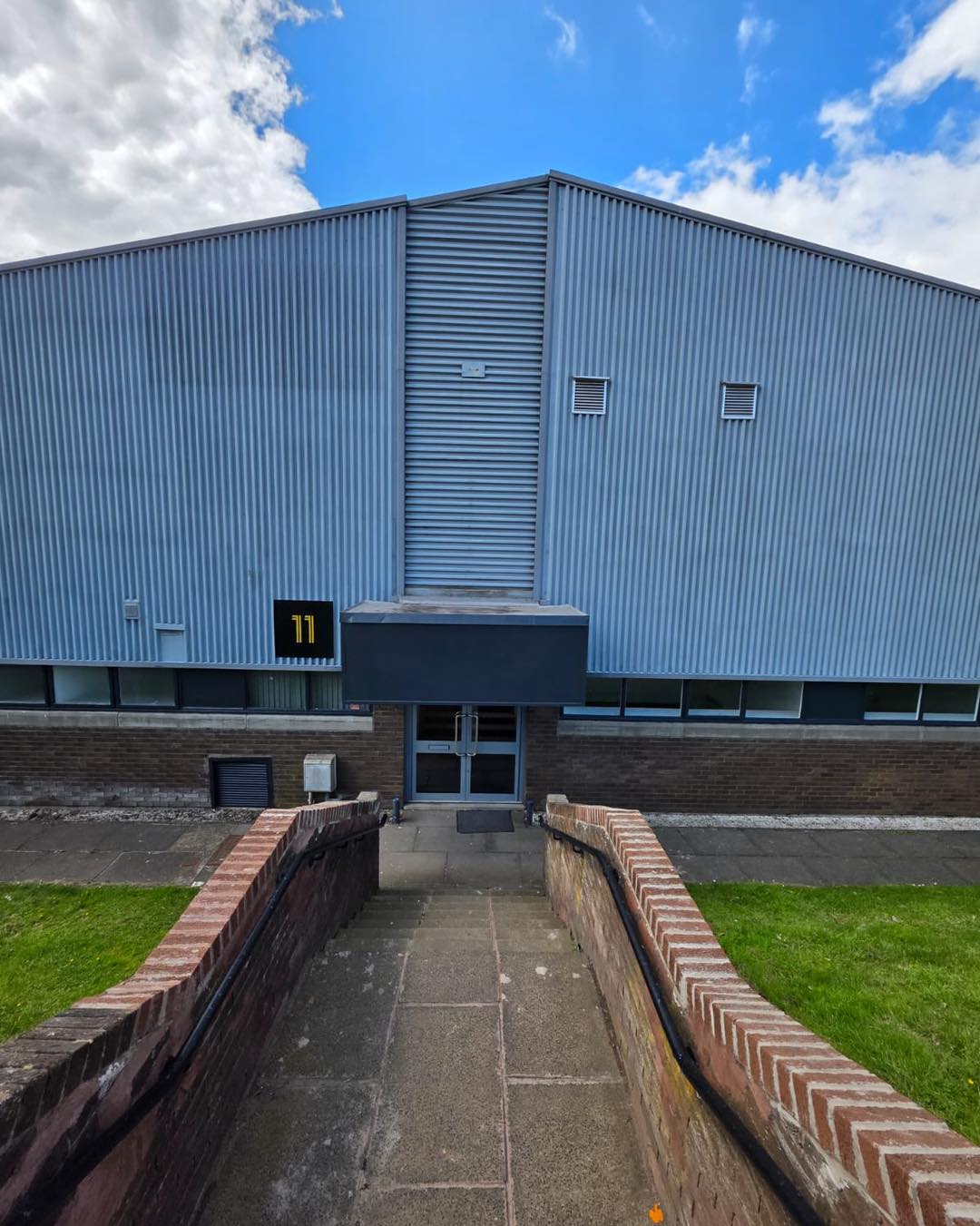 Dilapidation report carried out to this industrial unit to reinstate for handover - roofing, cladding, decoration, render, joinery, flooring & full clean — Dunfermline