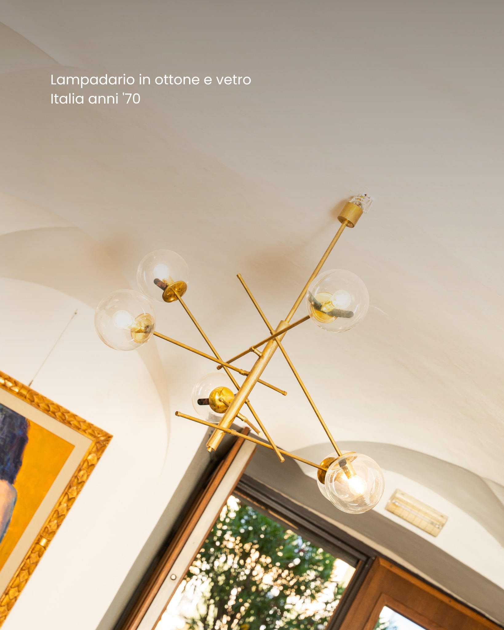La luce come elemento d'arredo.
Scorri e scopri una selezione di lampadari presenti nel nostro showroom.
#LBQuaquaro
#fineartboutique
____
#antiques #vintage #santamargheritaligure #sml #genova #liguria #italy #homedecor #design