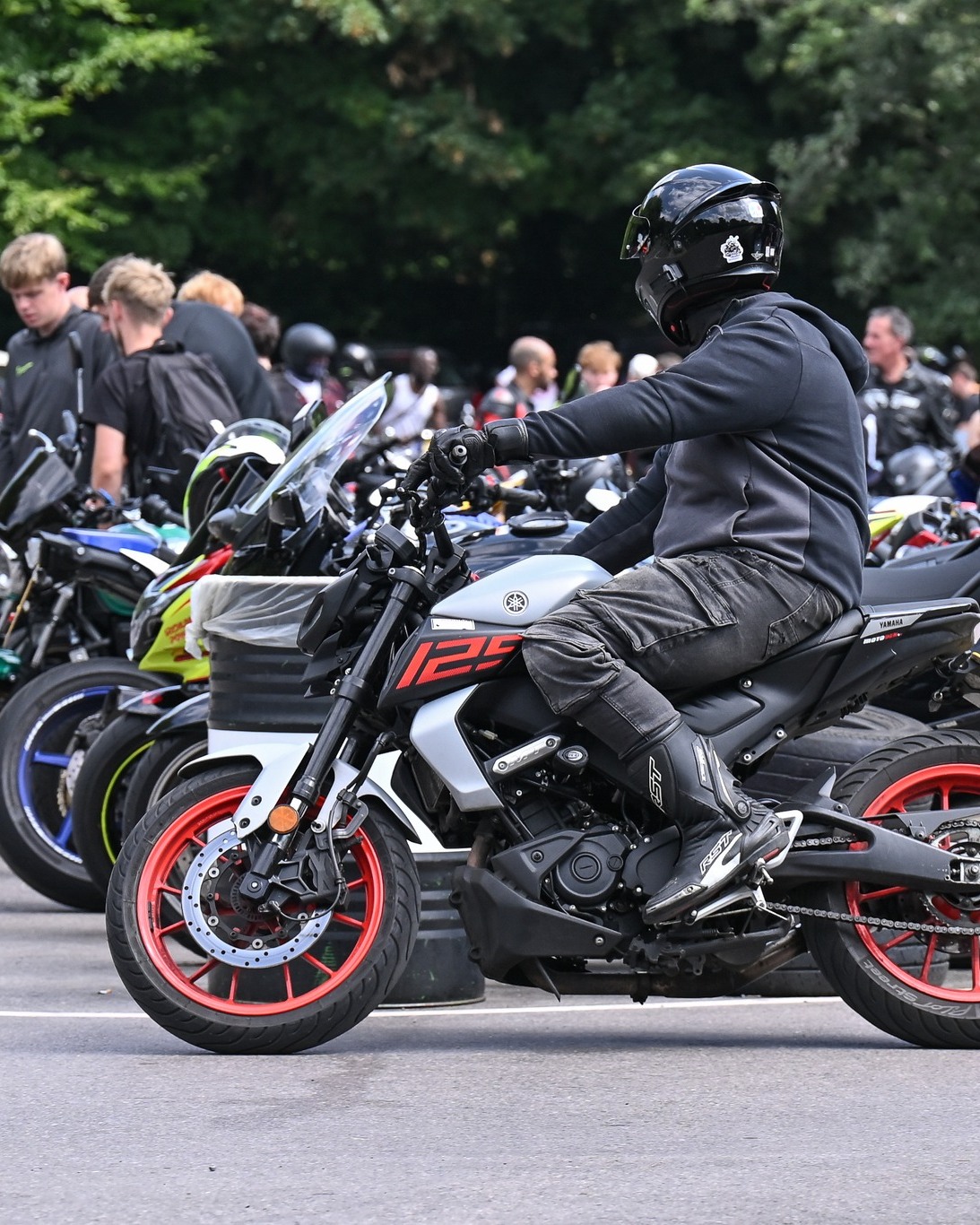 Midweek Vibes ☀🏍 Swing by for loaded spuds, wood-fired pizzas, tasty smash burgers and good company.
⌛Open 'til 9pm!
#rykas #rykascafe #boxhill