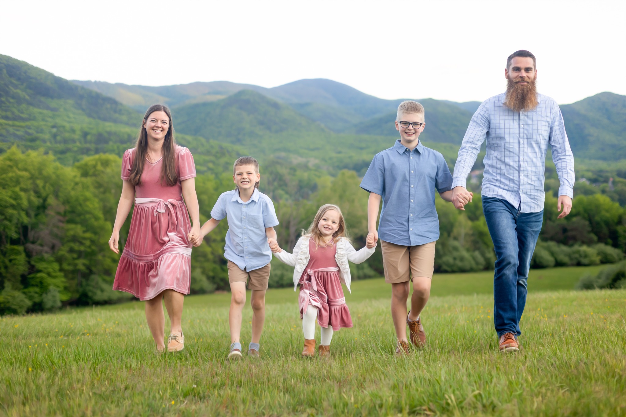 I have one spot left for June 28th
$100 Mini Summer Sessions
https://book.usesession.com/s/FeiT0MHM1e
Dates are open for July 17th!