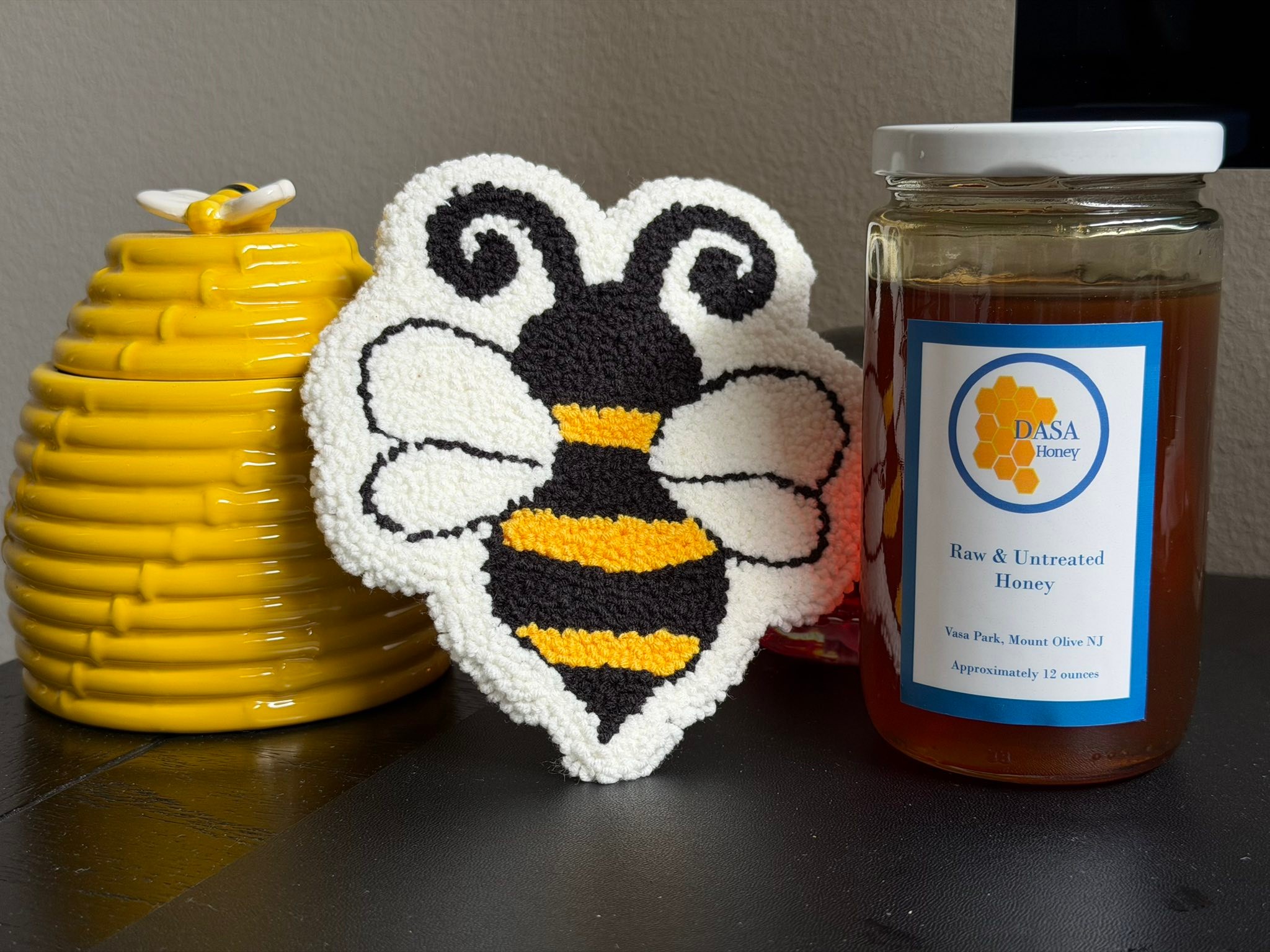 Tania Made me this bee coaster. Bee a giver! Thank you Tania!
#donnaantonucci.net