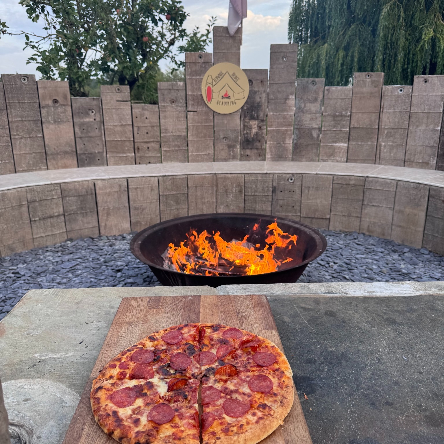 🎉𝐖𝐈𝐍 𝟐 𝐏𝐋𝐀𝐂𝐄𝐒 𝐎𝐍 𝐀 𝐘𝐓𝐎 𝐏𝐀𝐃𝐃𝐋𝐄 & 𝐏𝐈𝐙𝐙𝐀 𝐄𝐕𝐄𝐍𝐈𝐍𝐆!🎉
Fancy an evening of paddle boarding, pizza, homemade brownies, and great company? 🌅🏄♀️🍕🔥
We're giving away 2 FREE places on one of our popular Paddle & Pizza evenings!
To enter:
👍 Like this post
💬 Comment who you'd bring with you
📲 Share this post to your Facebook feed or Instagram story
➕ Make sure you're following Yorkie Talkies Outdoors
👉 Bonus entry: Tag an extra friend in a separate comment (one entry per comment)
Winner will be announced on 01/07/2026
Good luck! 🍀
Suitable for beginners. All paddle boarding kit is included, and yes, there will be pizza and brownies!
www.yorkietalkies.co.uk/yto-paddle-boarding-events
#getoutside #YTO #competition #paddleboarding #evening